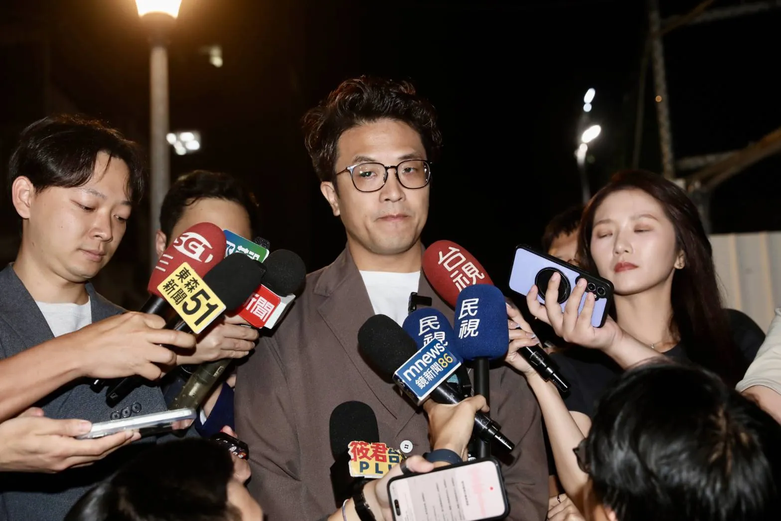 車掃塞車又放炮惹民怨！沈伯洋急改宣講地點　親上火線發聲：拜託配合「2件事」