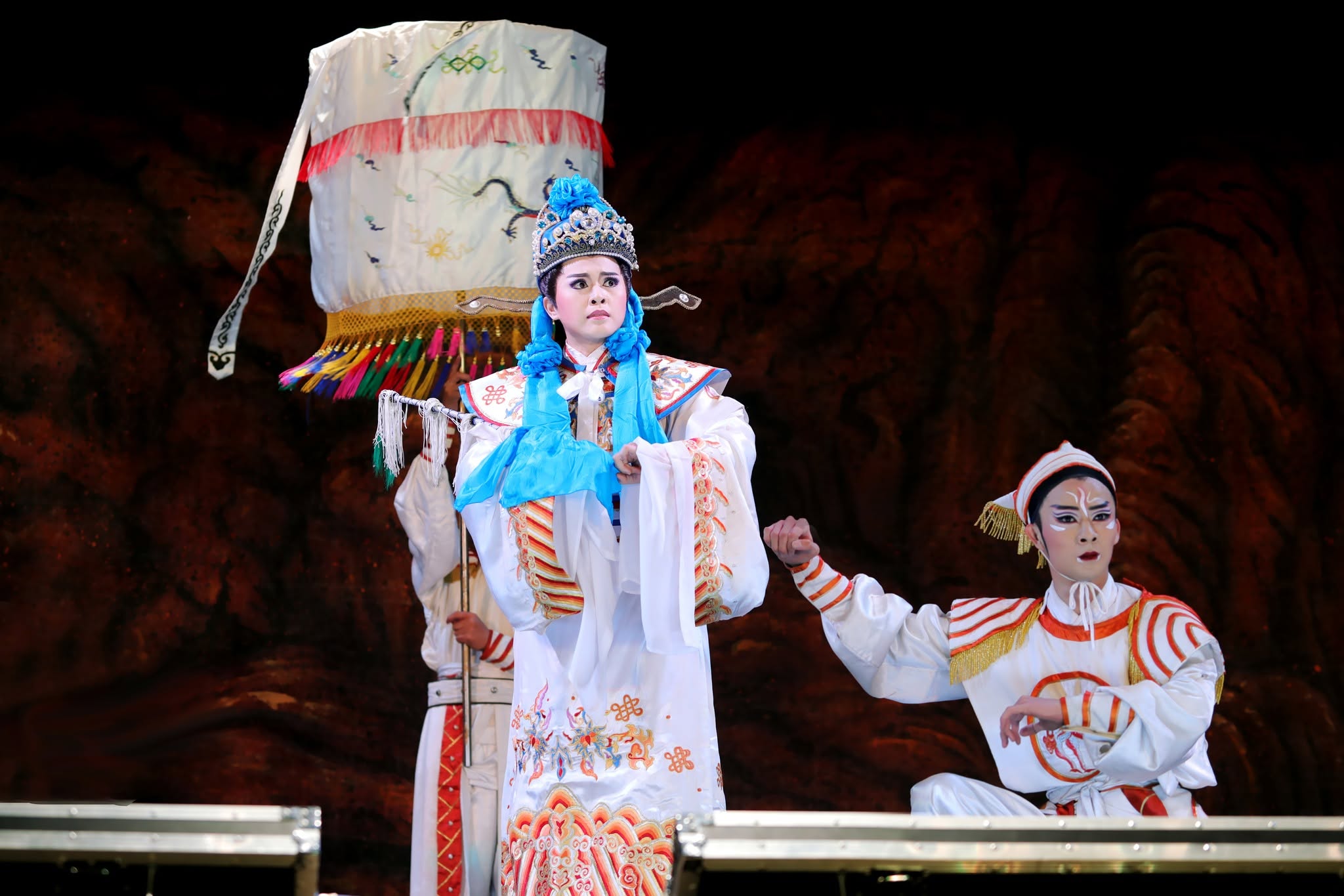 明華園總團青年軍執行長陳昭賢於深夜發文,說明婉拒演出《鍘美案》緣由。(翻攝自明華園戲劇總團臉書)