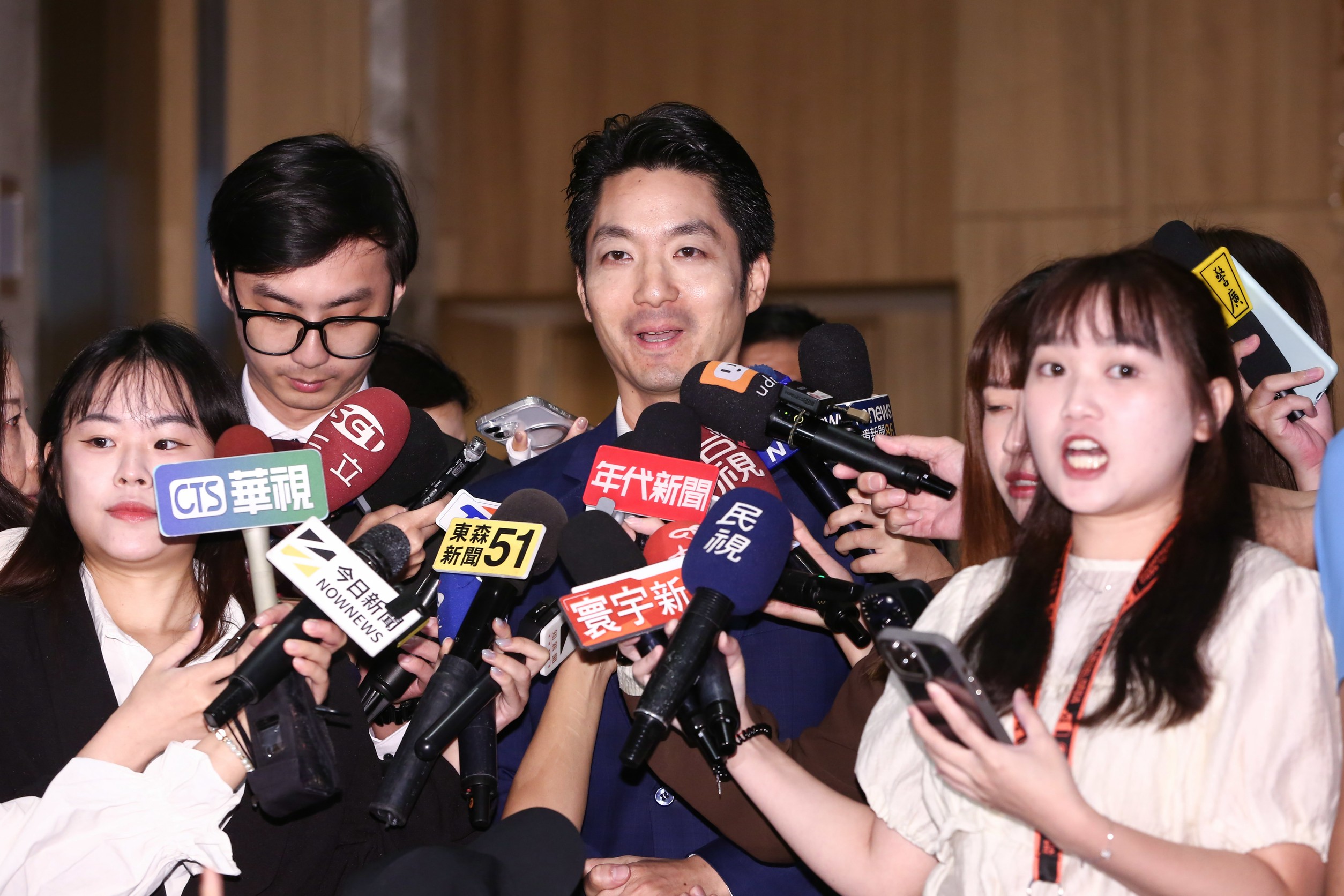 蔣萬安被酸只會說生生喝鮮奶、大巨蛋,今他有備而來列出政績反擊。(鏡報李鍾泉)