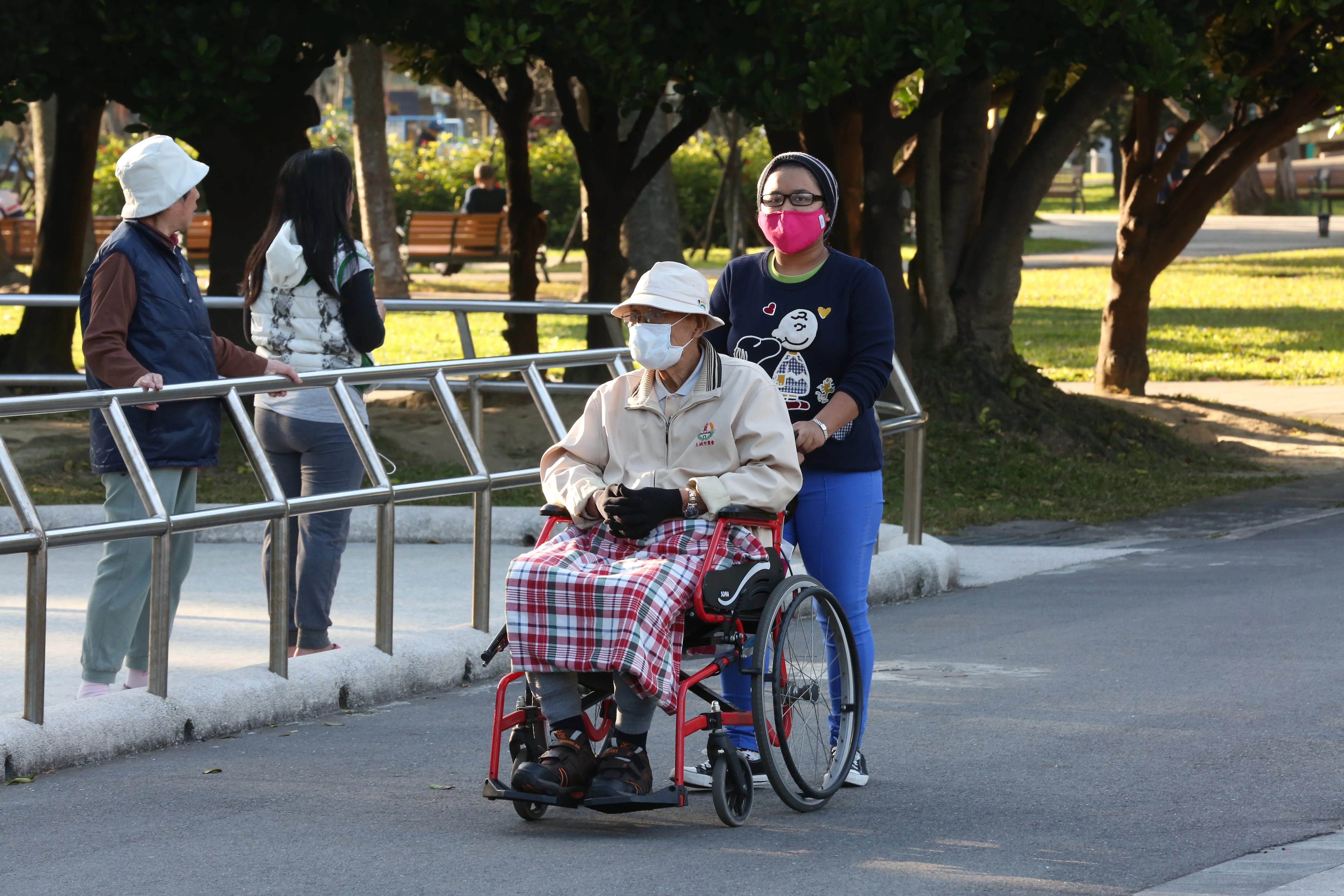 外籍看護瞞懷孕雇主淪冤大頭幫安胎　協會促政府改革：台灣已成移工「懷孕天堂」