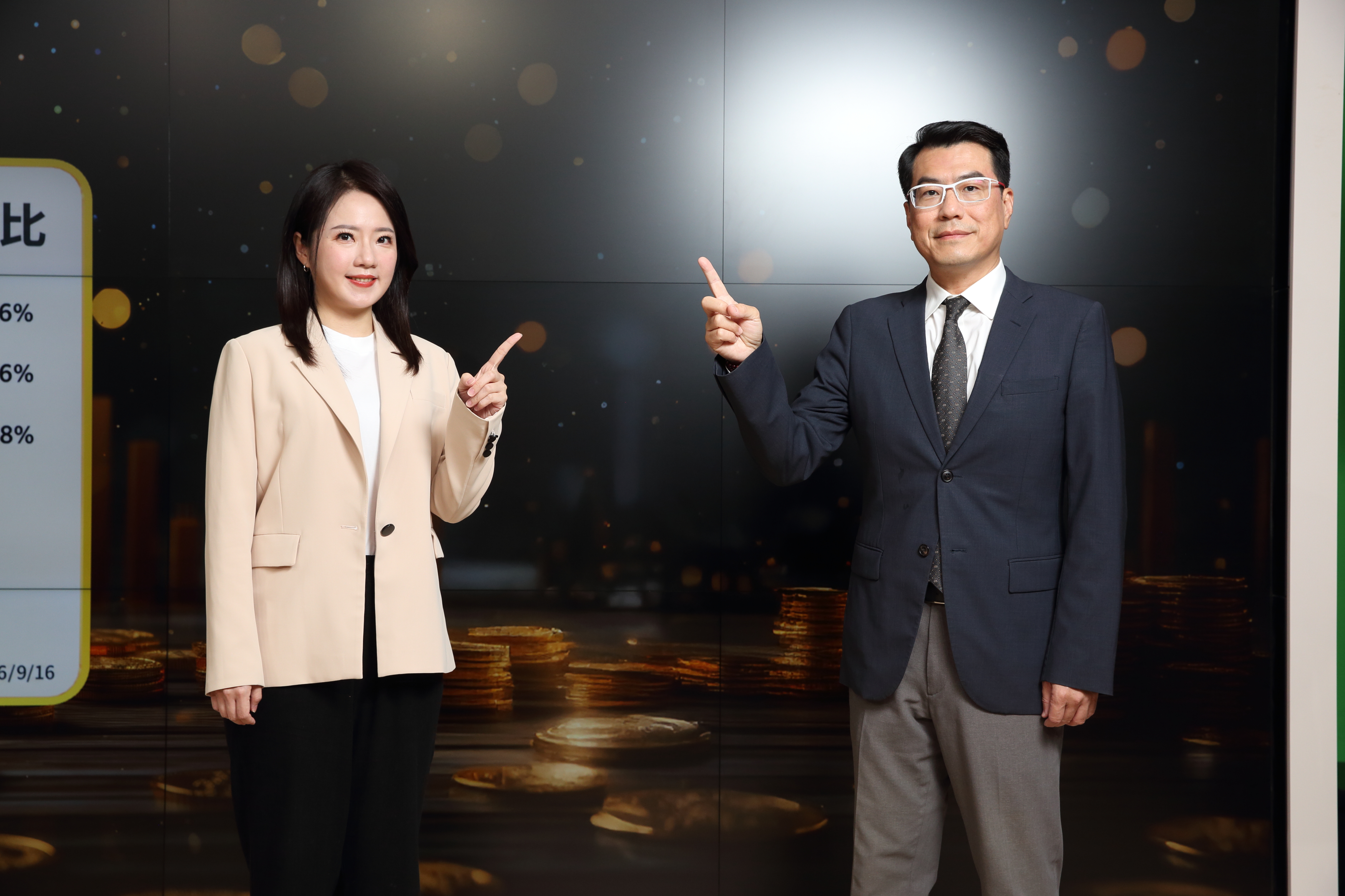 鍾國忠(右)用「益殖營」策略,從獲利率、殖利率及營收成長率等指標,挖掘2檔優質股。