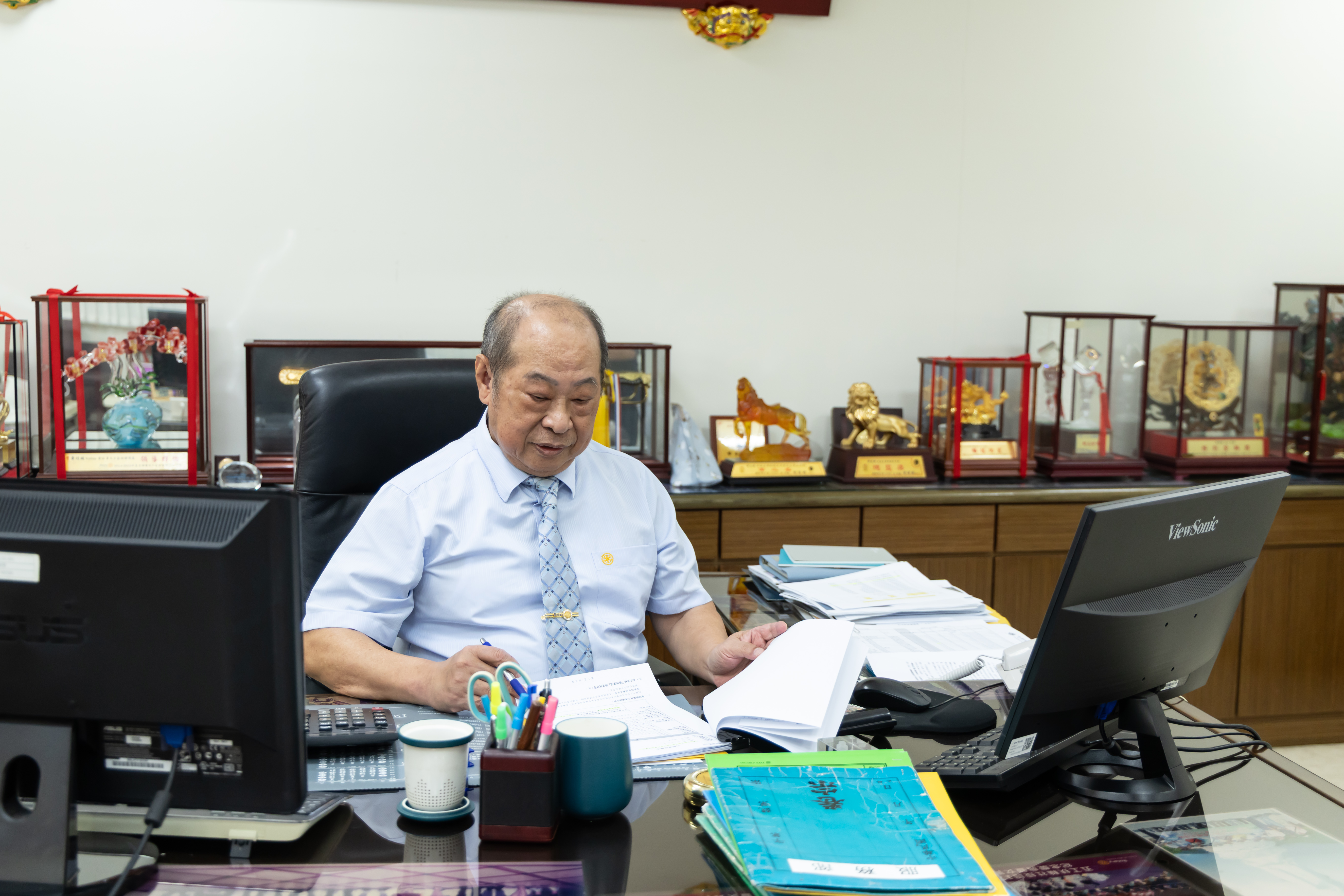 宏偉電機董事長黃埮城重情重義,始終不忘已故創業夥伴的託付,帶領公司走向資本市場。如今即將上櫃,也完成承諾。