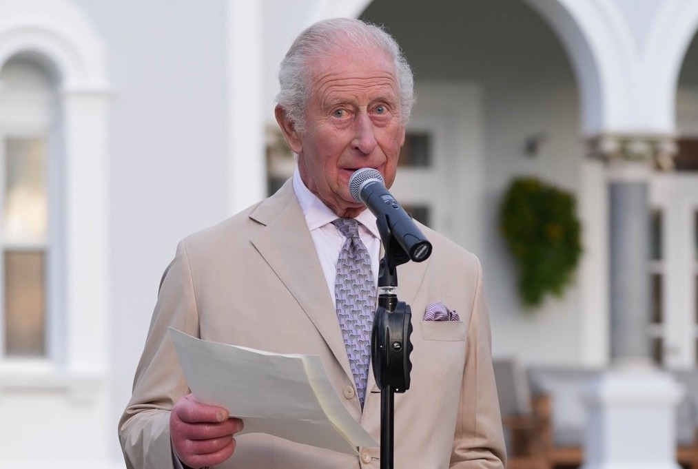 查爾斯三世高齡77歲,健康狀況備受關注。(翻攝The Royal Family臉書)