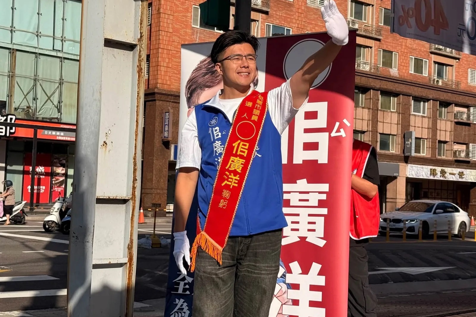 國民黨立委萬美玲之子、桃園市第一選區市議員候選人佀廣洋驚傳涉嫌賄選。(翻攝自佀廣洋臉書)