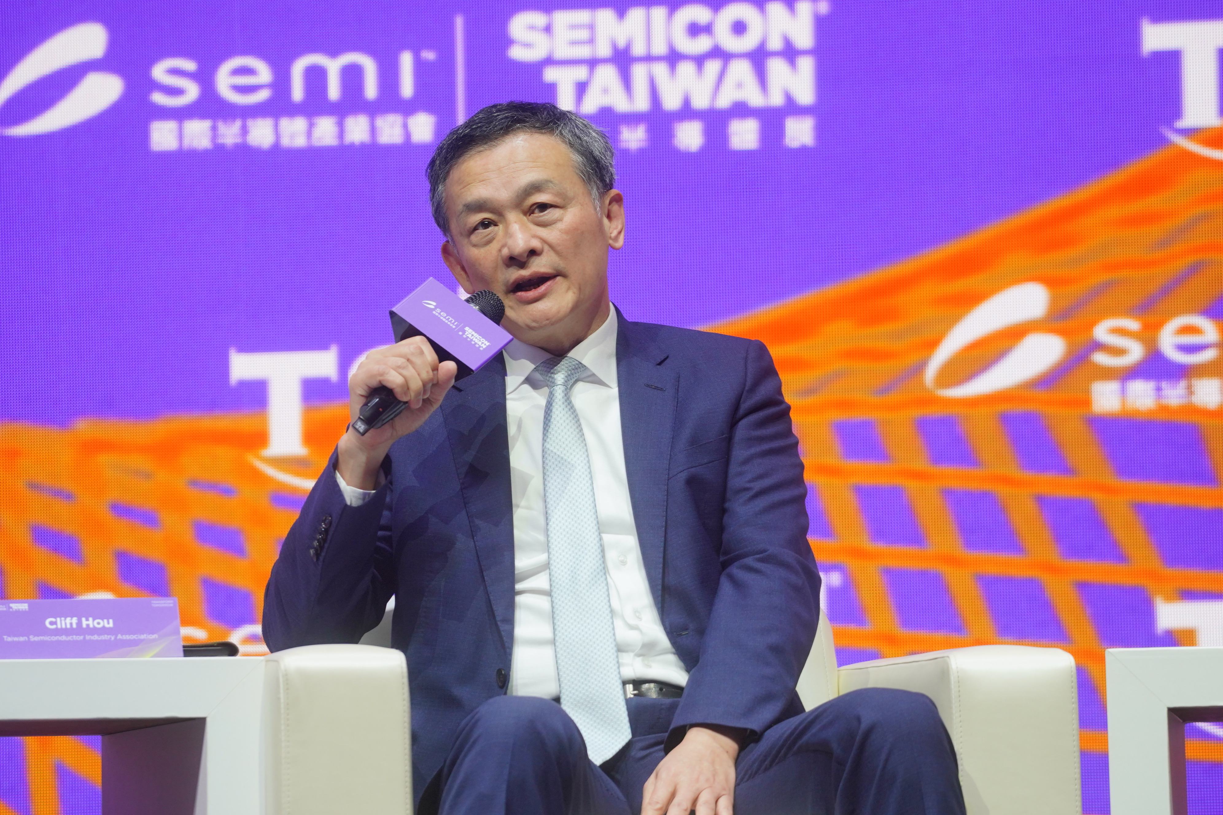 台積電資深副總經理暨副共同營運長侯永清2日出席「SEMICON Taiwan」大師爐邊對談。