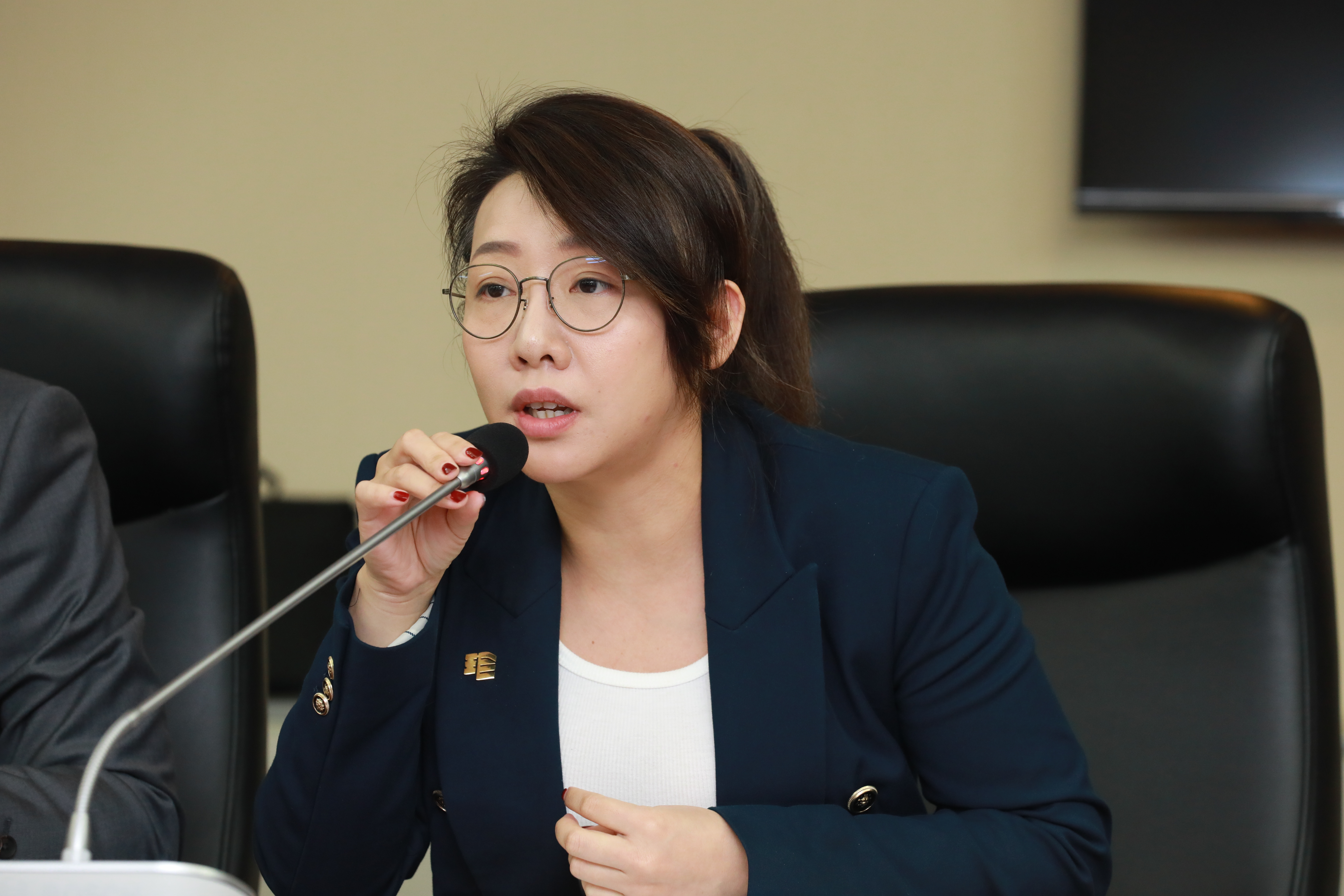 長期用假帳號傳下體照騷擾林珍羽的戴姓男子,遭檢方起訴並建請法院從重量刑。(本刊資料照)