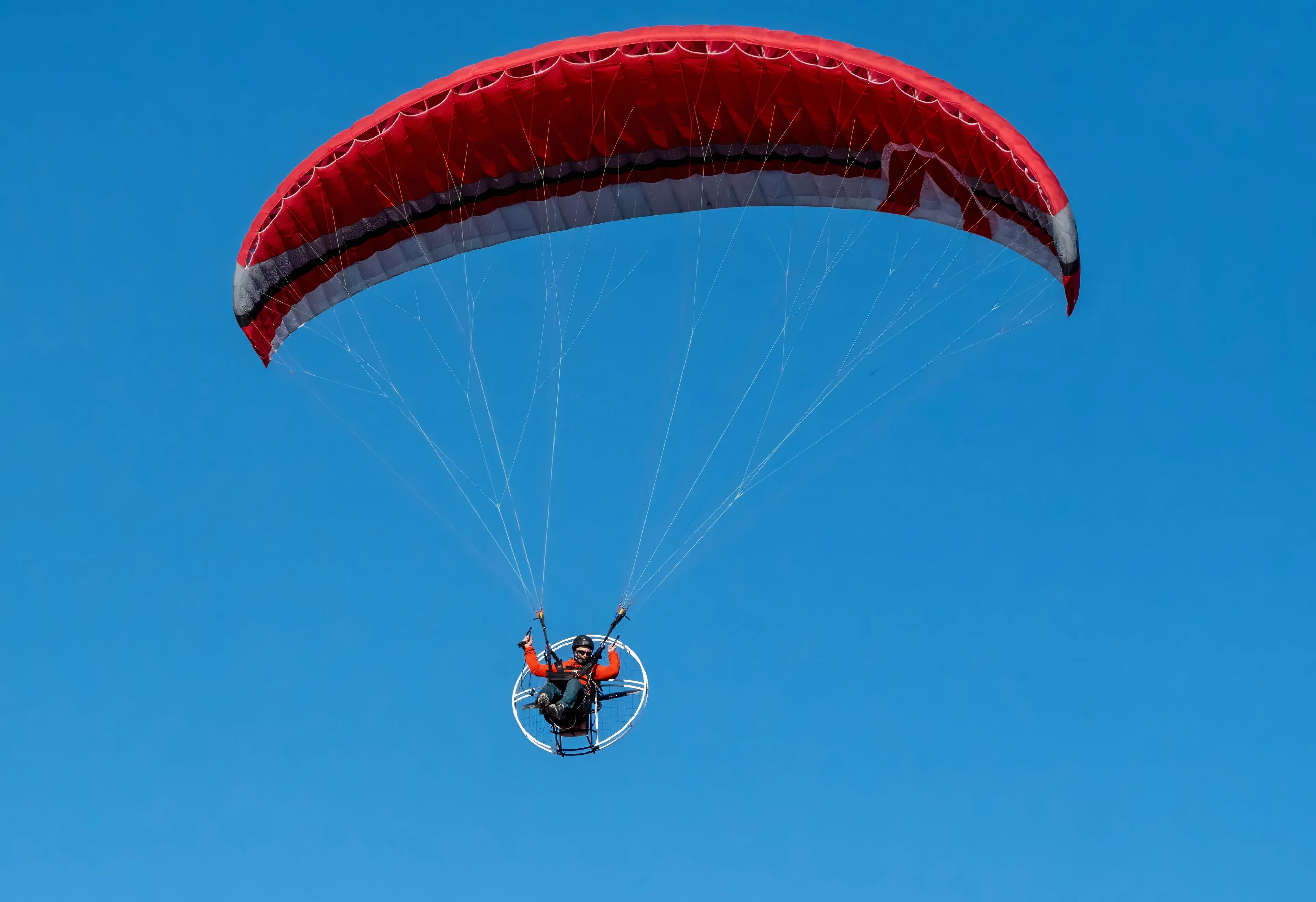 上班不用開車！28歲航管員空中飛20分鐘抵達機場　降落秒變上班族