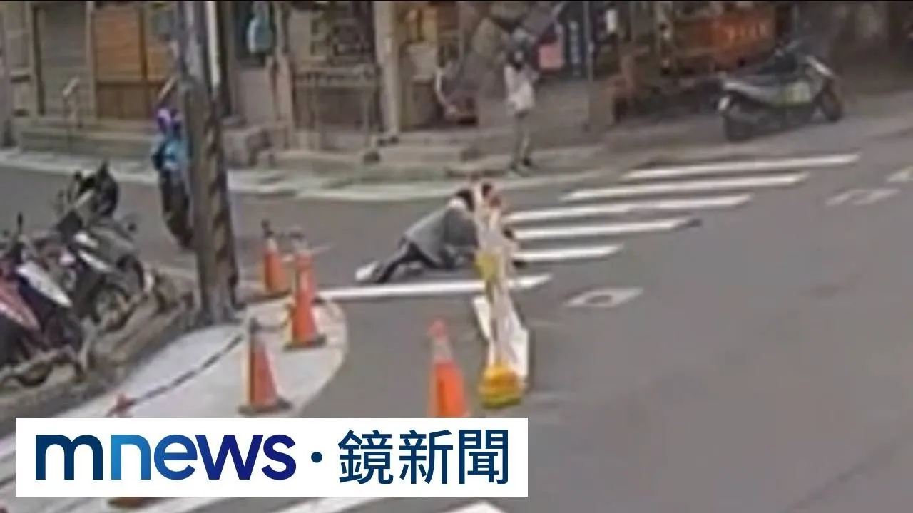 夫妻街頭大吵亮刀！　警察到場驚「2人都是毒犯」