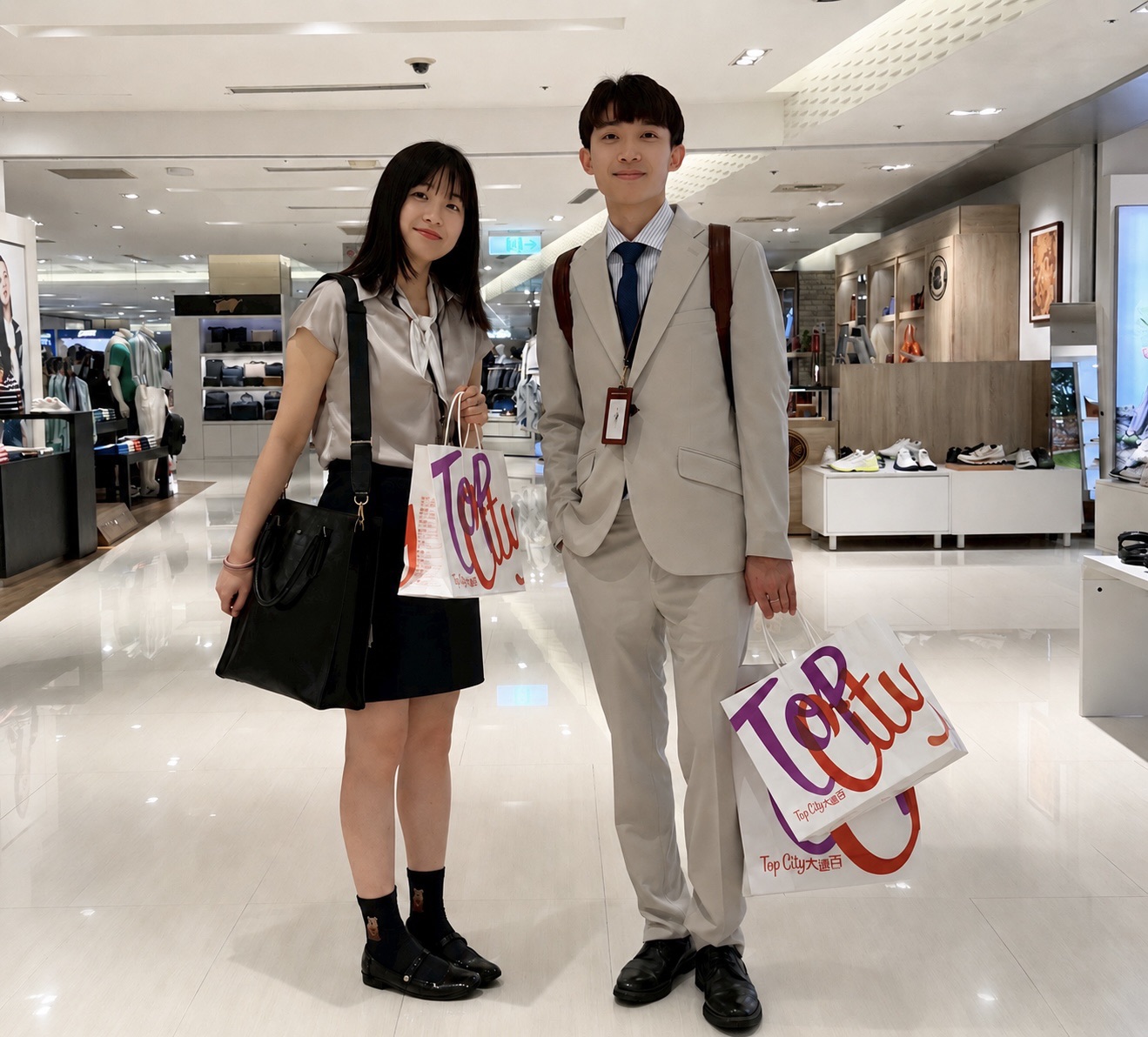 台中大遠百館內服飾品牌推出購物指南,展現兼具專業感與青春感的穿搭魅力。(台中大遠百提供)