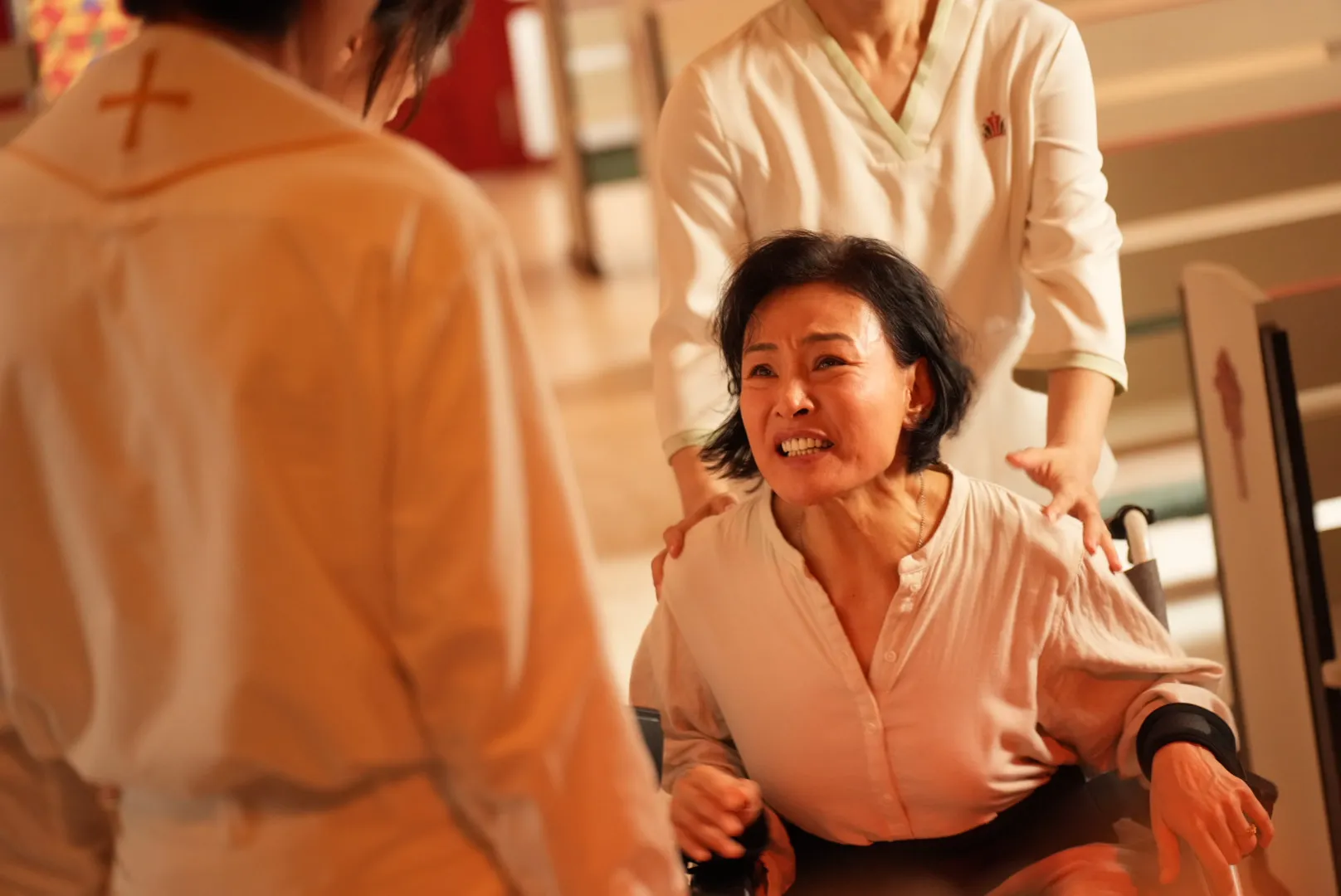 秀場天后「從地獄爬出來」　陳冲首演台片化身癌末狂媽逃出療養院