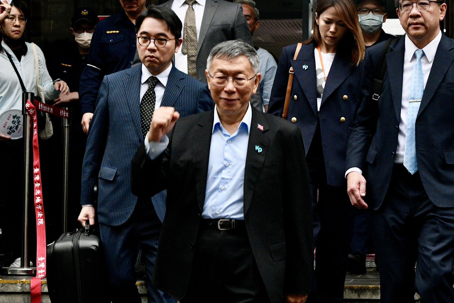 台北地院審理京華城案、柯文哲政治獻金案,今(10日)稍早司法院裁判書系統完整揭露27.4萬多字的判決書內容。圖為柯文哲。(鏡報提供)