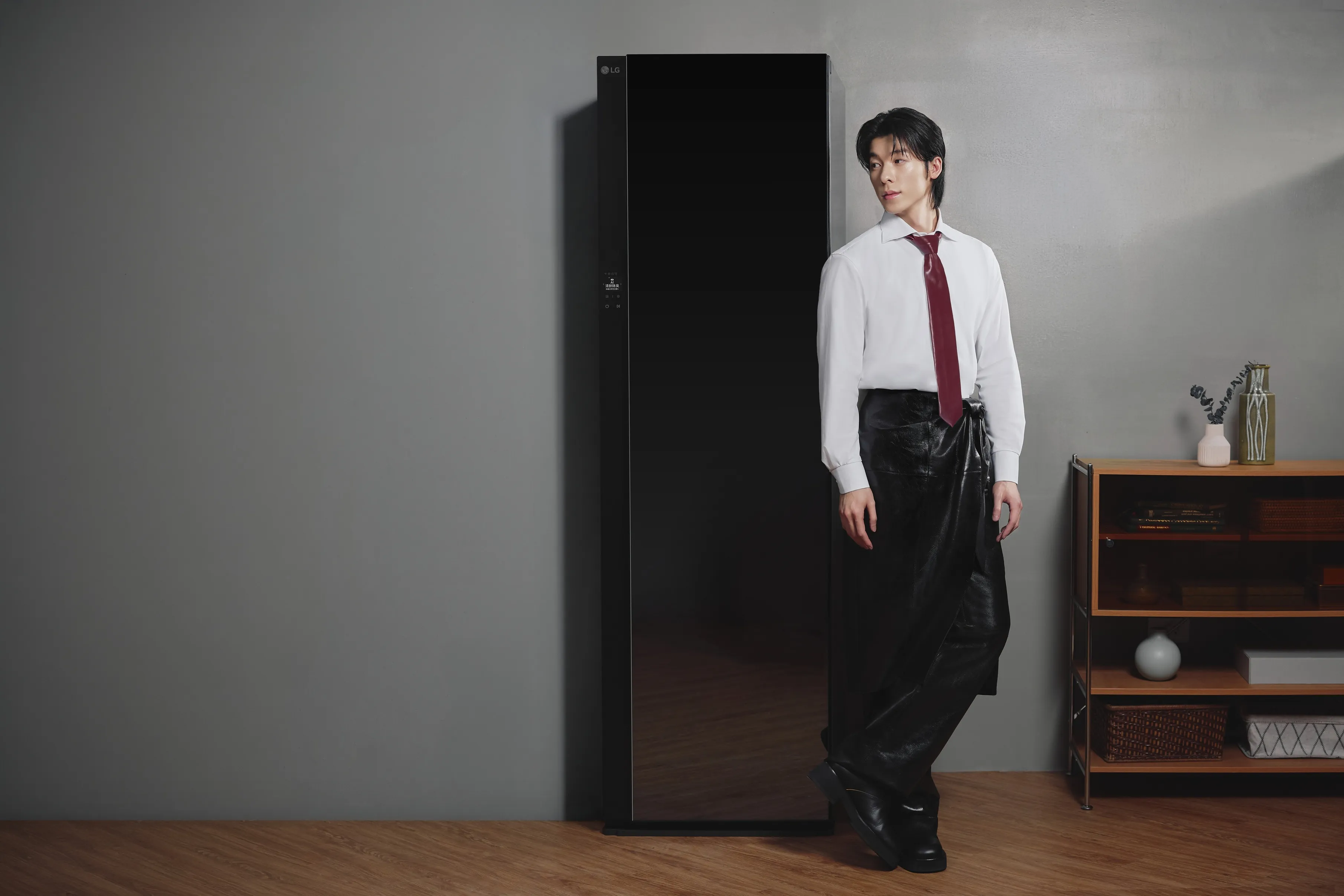 宅配「許光漢」到府拆箱　帥臉化身最愛小三　慘遭夫妻外套連環砸