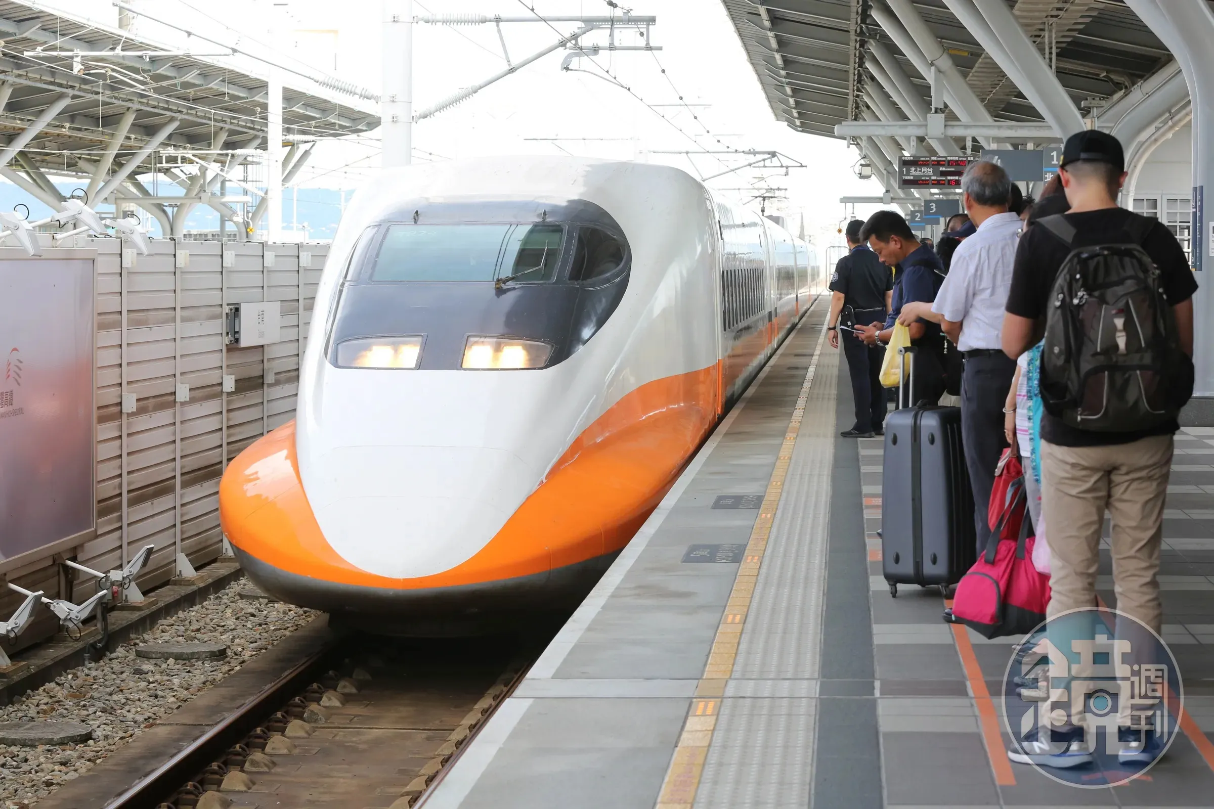 日本旅客夫婦來台觀光,沒想到搭高鐵時意外收到台灣女孩主動奉送台灣特產,感到非常暖心。(示意圖,本刊資料照)