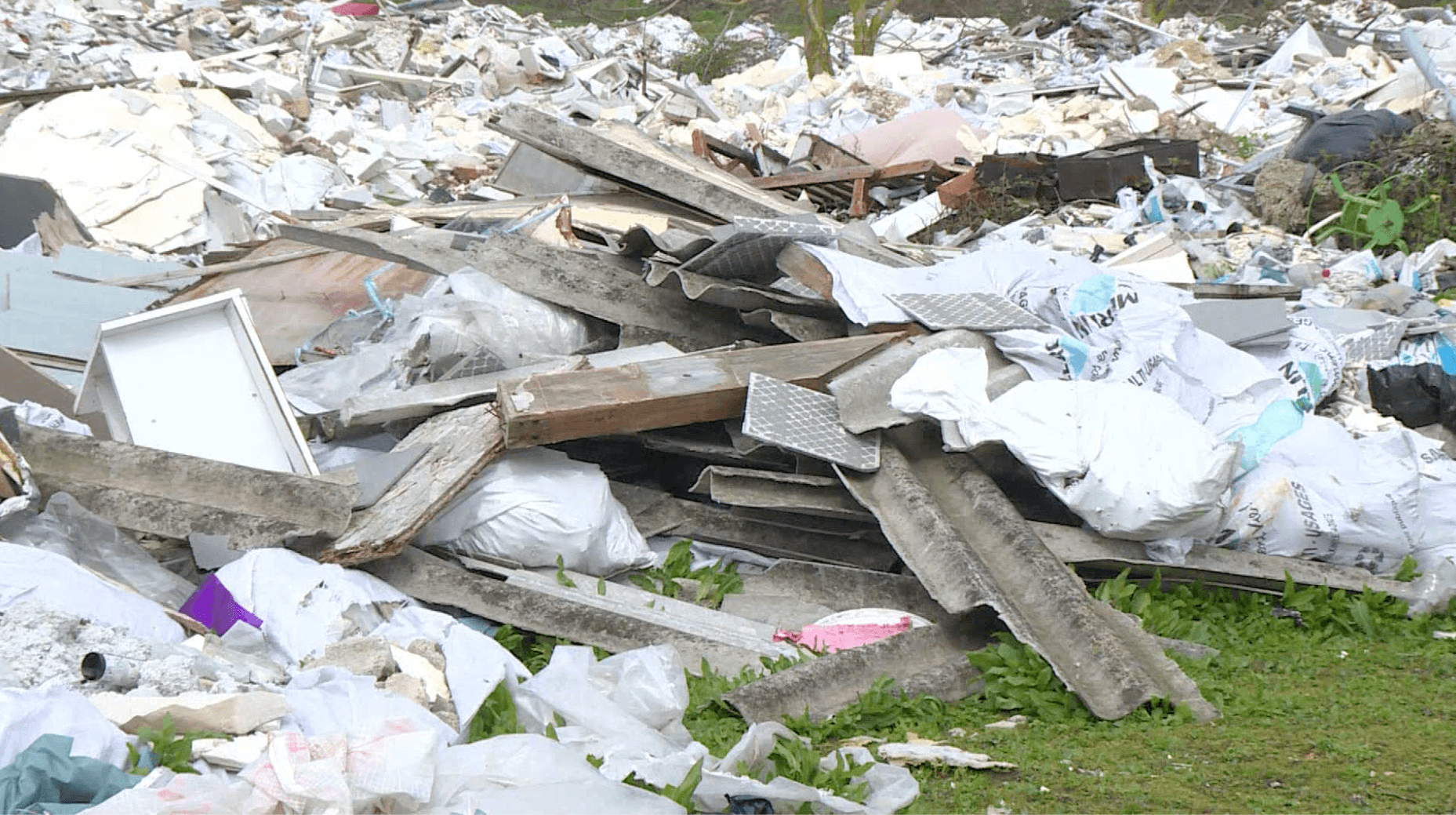 一名單親媽媽被發現棄屍在垃圾車,凶手竟是親生女兒。(示意圖,圖與本文無關,AFP)
