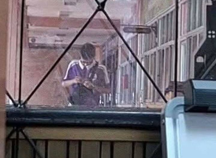 泰國知名中學的8年級學生涉嫌在校內槍殺師生,造成多人死傷。(翻攝自臉書)