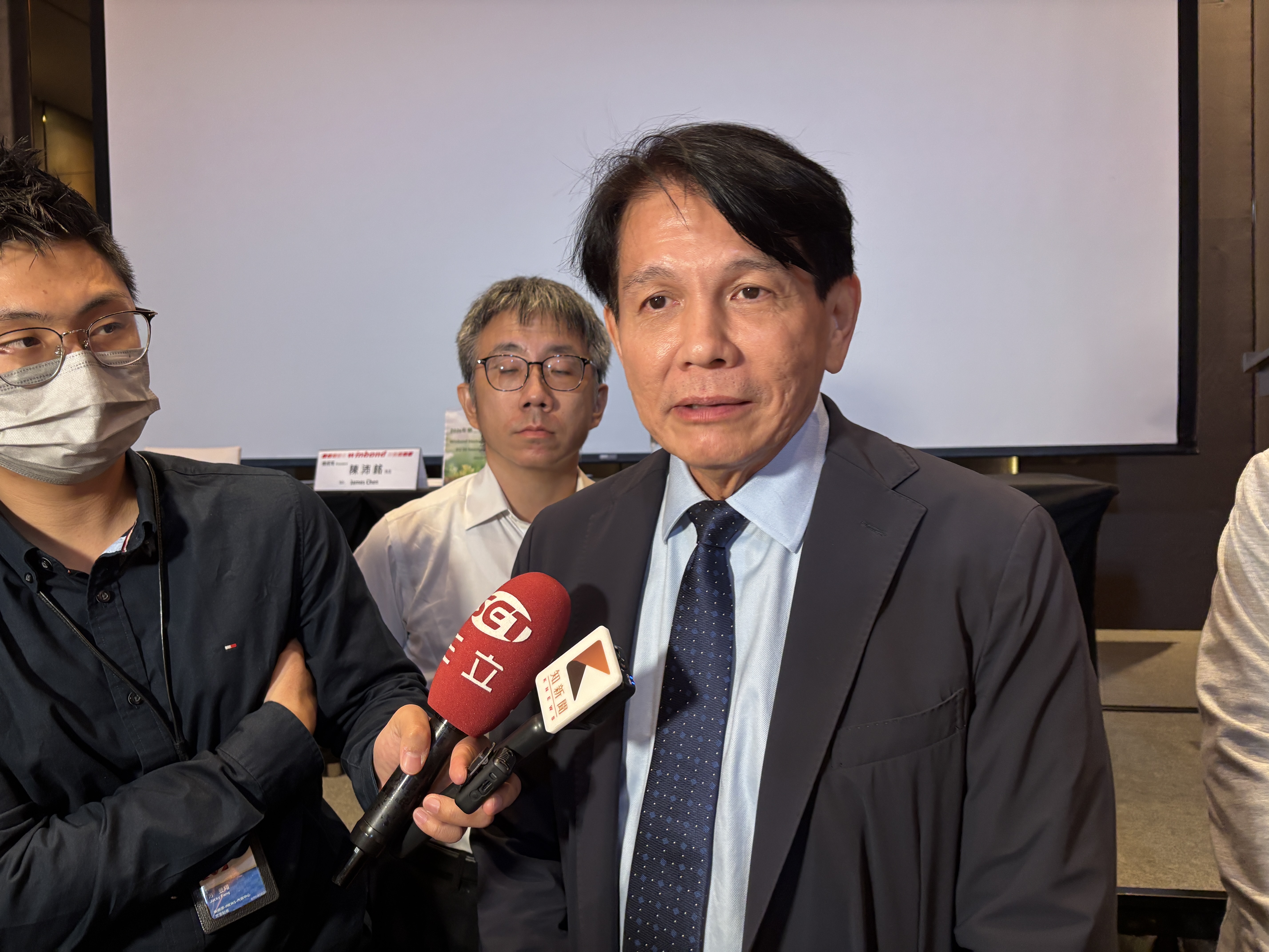 華邦電總經理陳沛銘認為明年記憶體供貨將更吃緊。