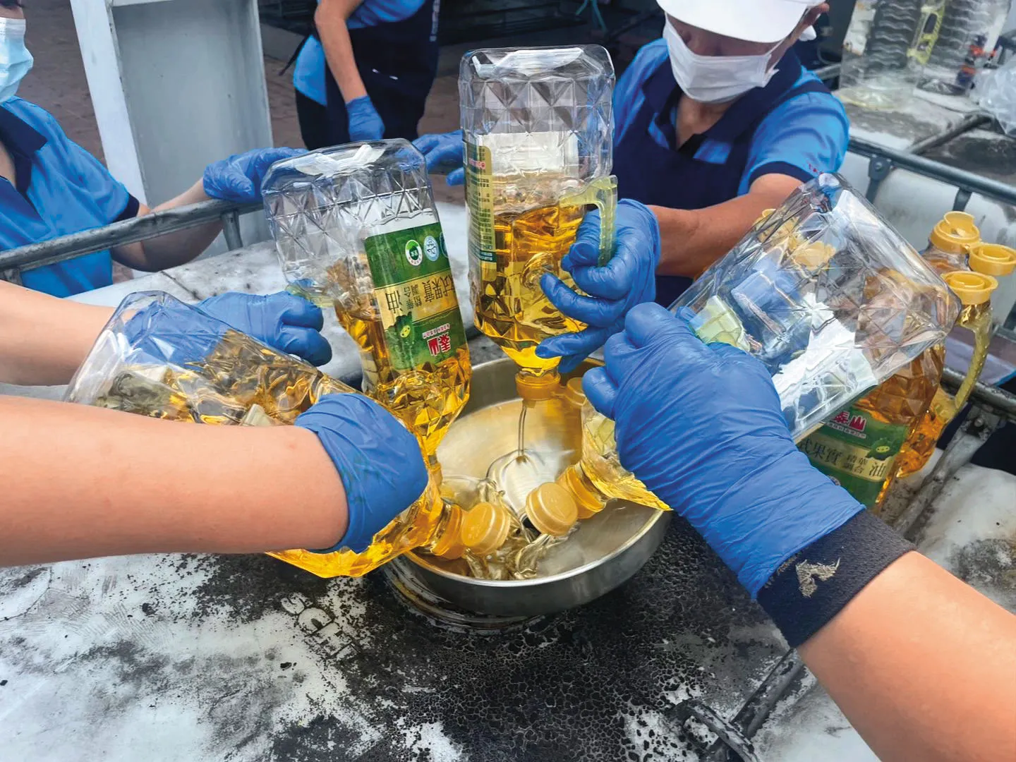 毒油四月就蓋牌／4月就知毒油出包　36支手機通聯揭中聯蓋牌惡劣行徑
