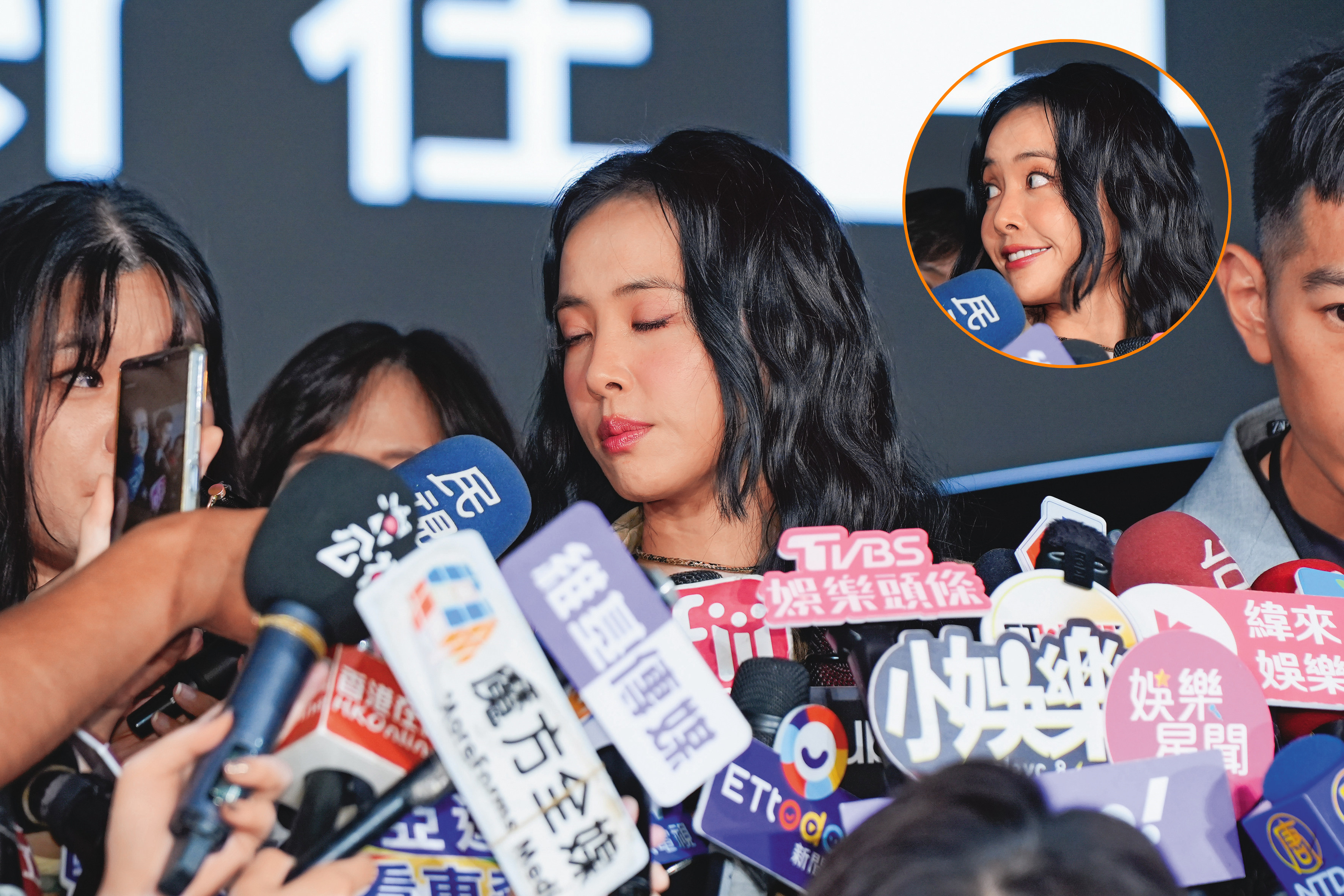 身為現代睡美人,蔡依林現場為大家示範公費「營業睡」。(才不是)下一秒被瞪。(小圖)