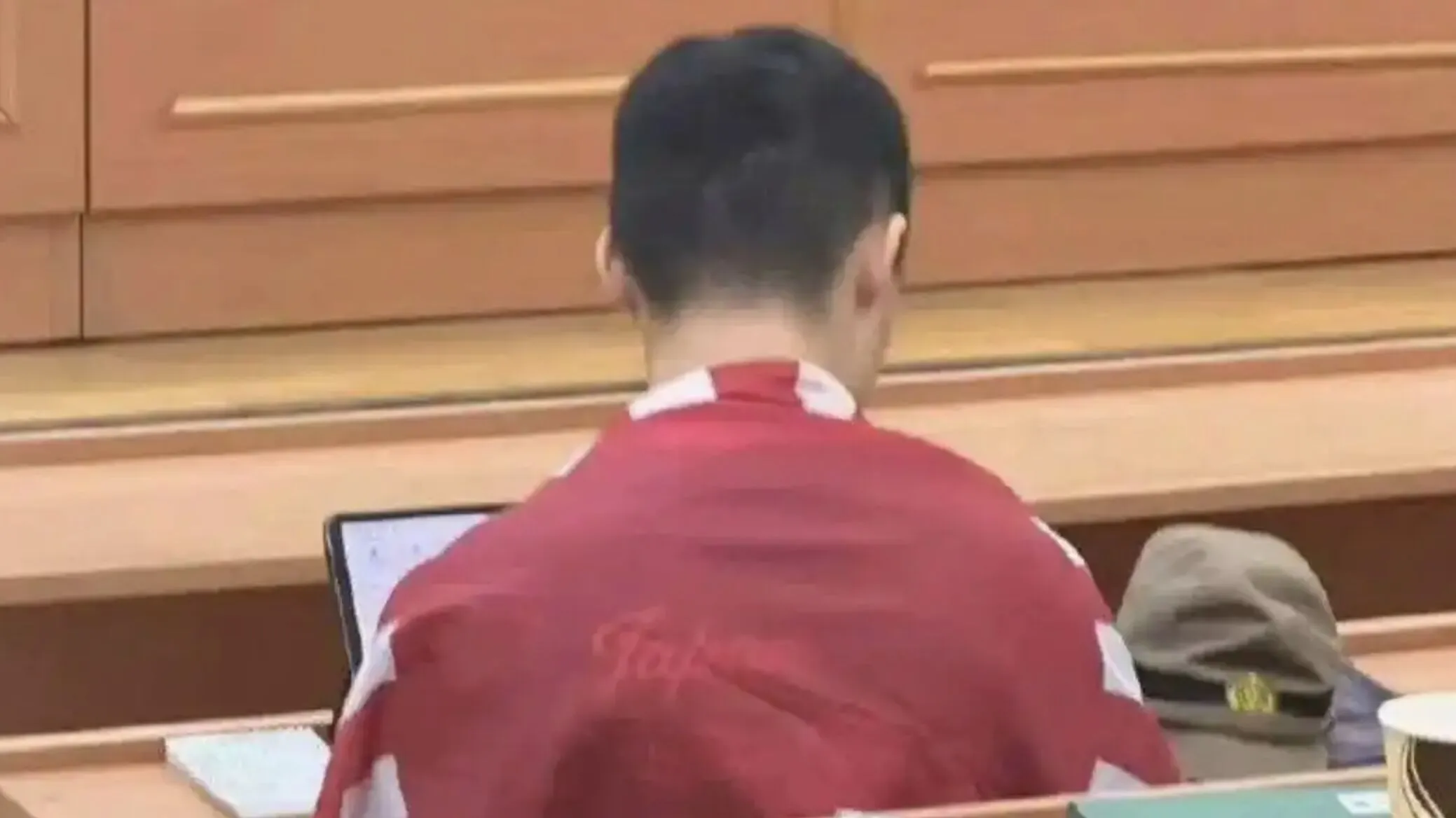 「課堂披旭日旗戴日軍帽」莫斯科大學中國留學生遭圍剿道歉...　被起底挺台獨