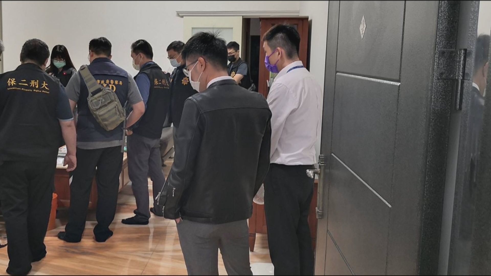 高雄一間光學大廠,2名離職員工涉嫌勾結中國子公司業務經理,竊取太陽能電池產品設計圖等機密資料。
