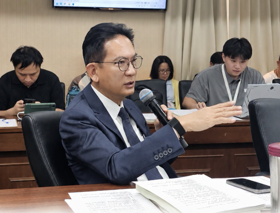 抓包藍營套路！蔣萬安生病取消行程備戰　林俊憲：市政太忙別硬撐「換沈伯洋來做」