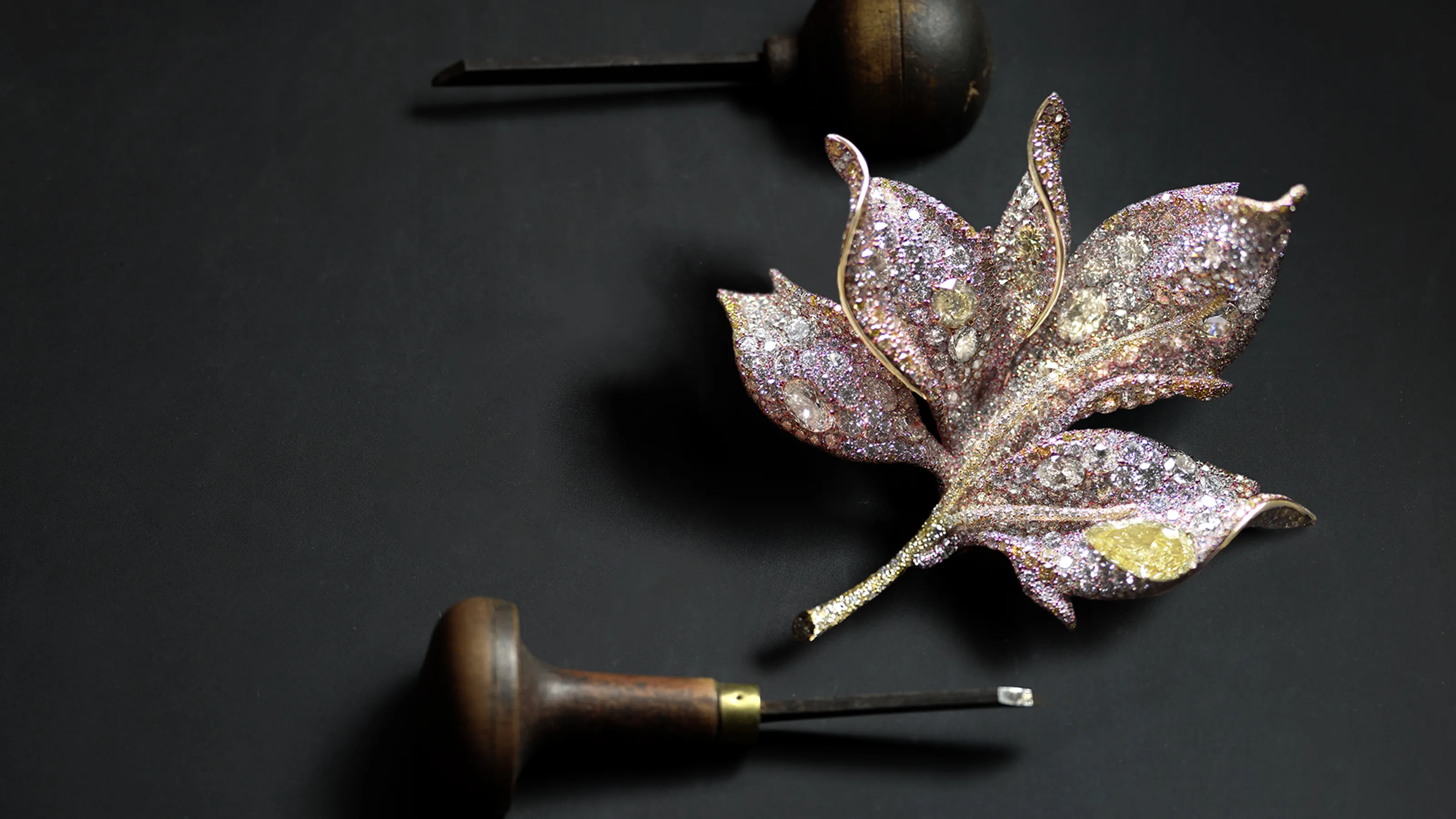 奢華誌／ 雕琢自然的光與形！CINDY CHAO 年度藝術珠寶展的空間美學
