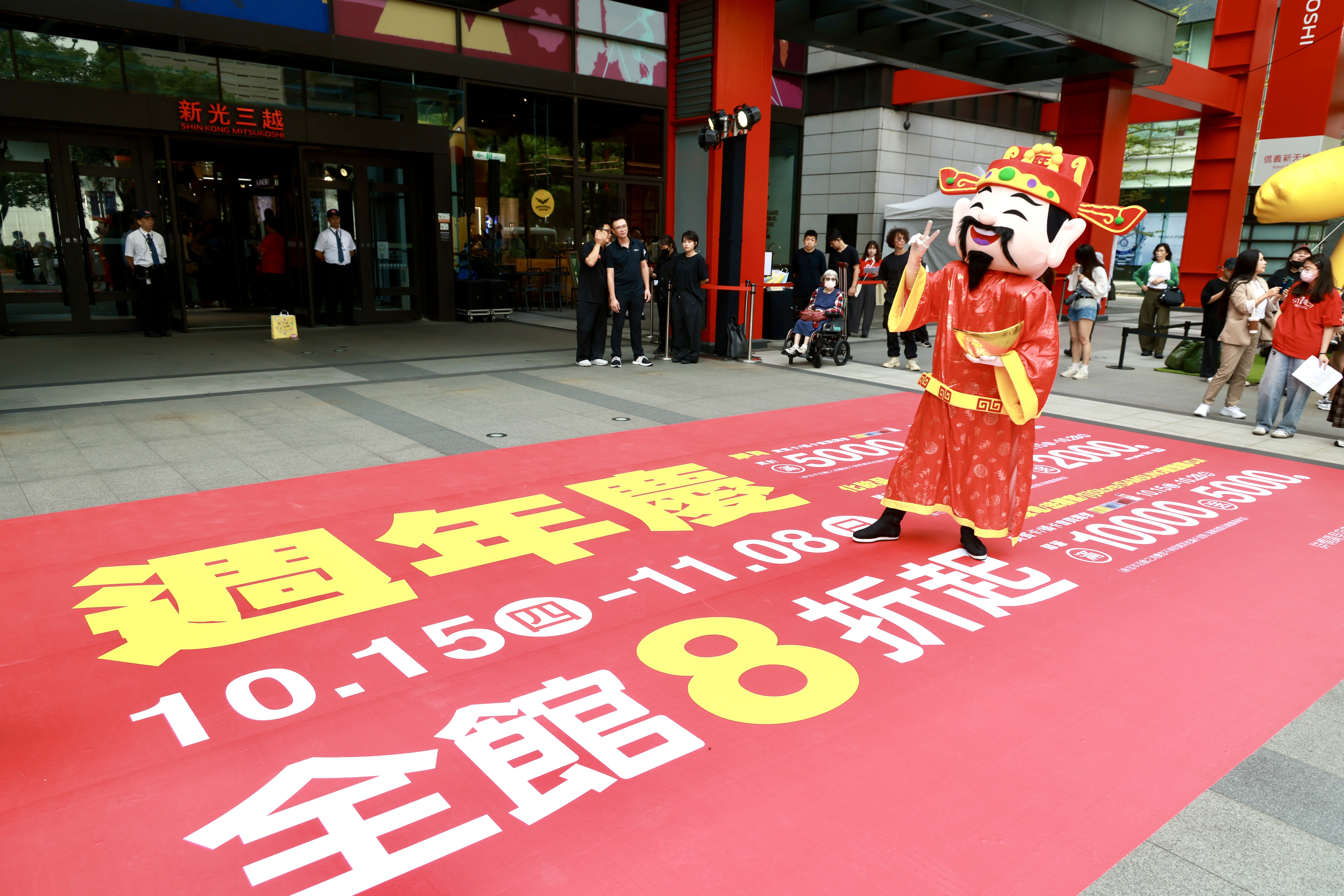 百貨週年慶開跑,百貨滿額贈加上專賣店回饋、信用卡消費等,買高單價家電最划算。