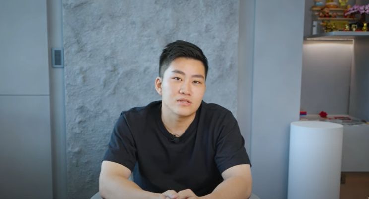 Joeman曾拍片透露台積電股票買在山頂上。(翻攝Joeman YouTube)