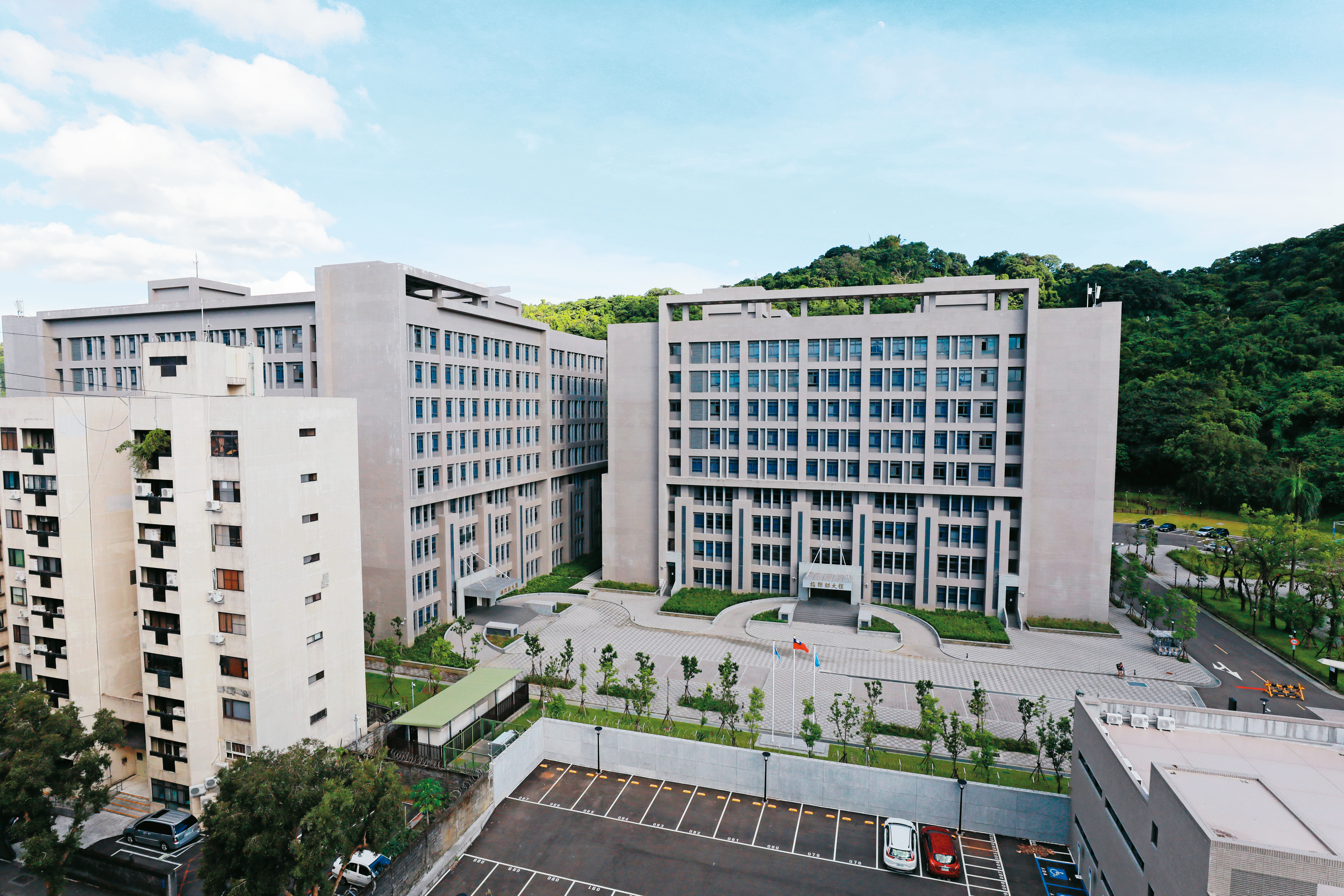 空軍作戰指揮部位在公館福興營區,堪稱空軍戰術及防空作戰最高指揮管制機構,負責管制空軍各部隊作戰。