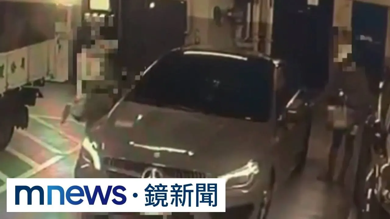 孕婦開車接孩竟被尾隨　怪婦「偷上車躲後座」