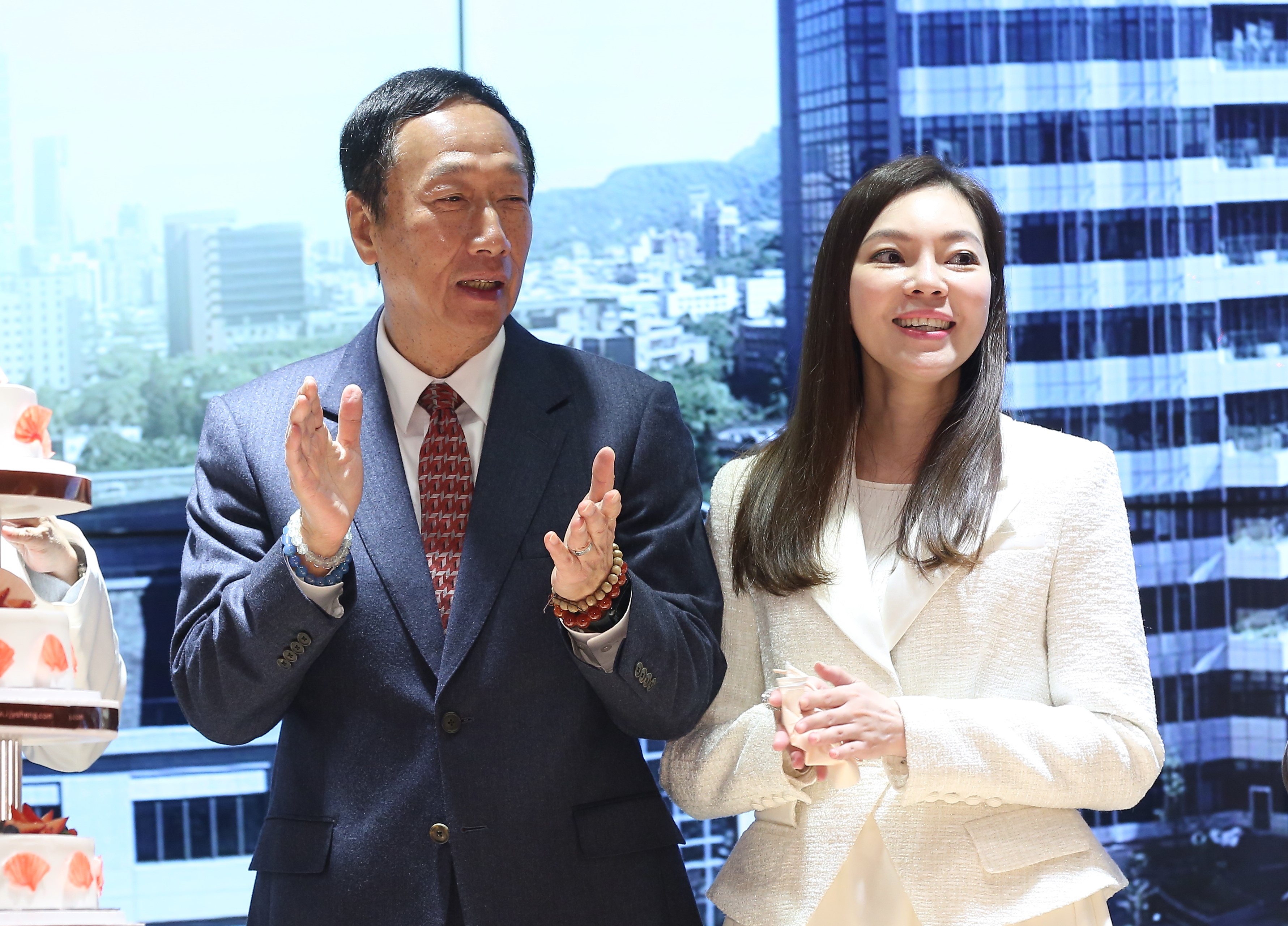 鴻海除息創紀錄,郭台銘和曾馨瑩夫妻合砍逾124億股息。(本刊資料照)