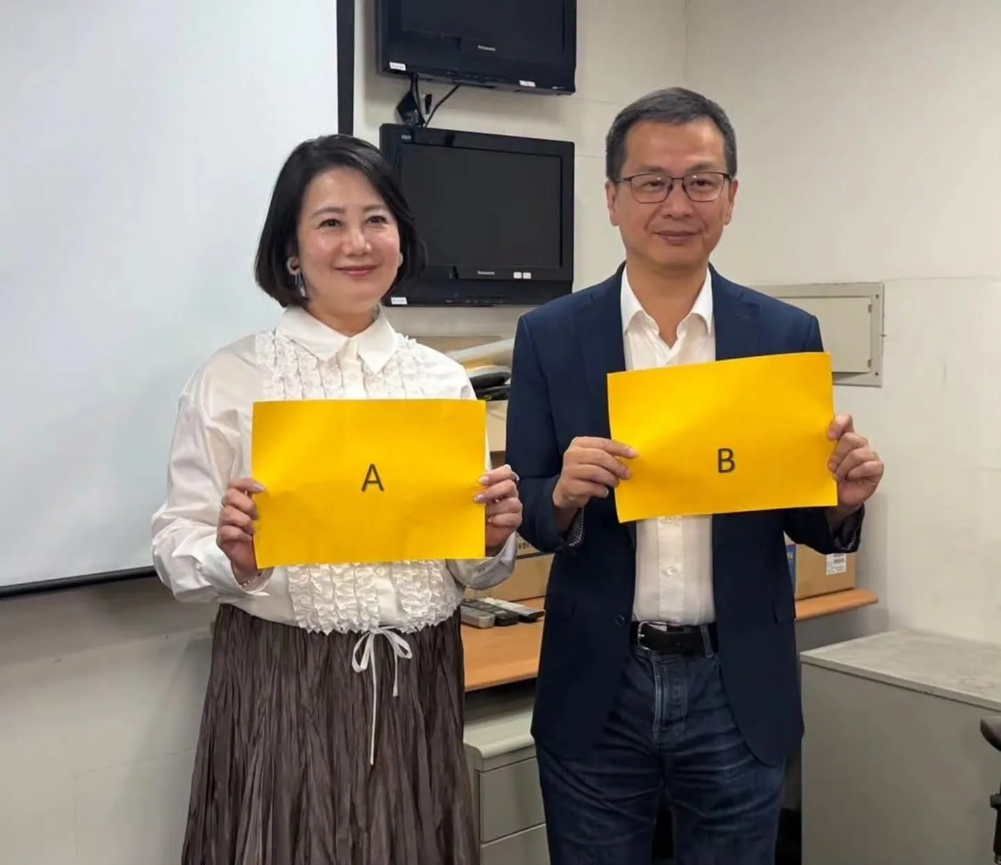 沈伯洋蔣萬安首場辯論有交叉詰問！　她揭問是否有下一場：蔣團隊仍問A答B