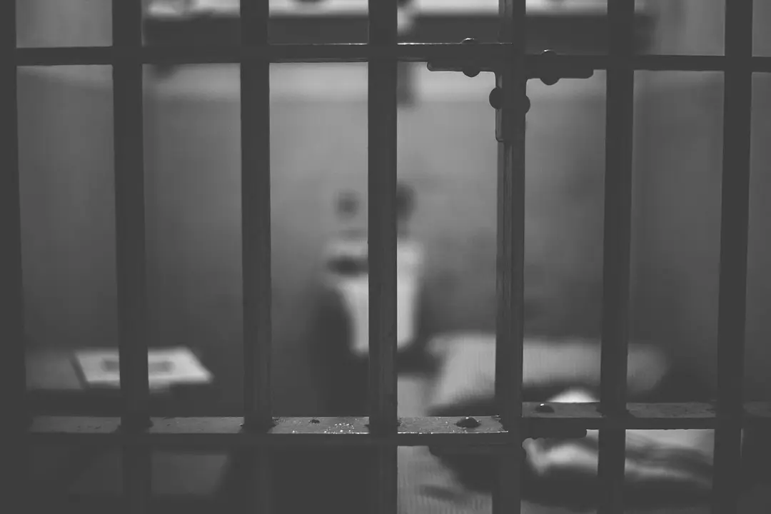 室友遭侵犯11次！台中受刑人「持搗藥棒」戳後門　監視器拍下關鍵畫面下場GG了