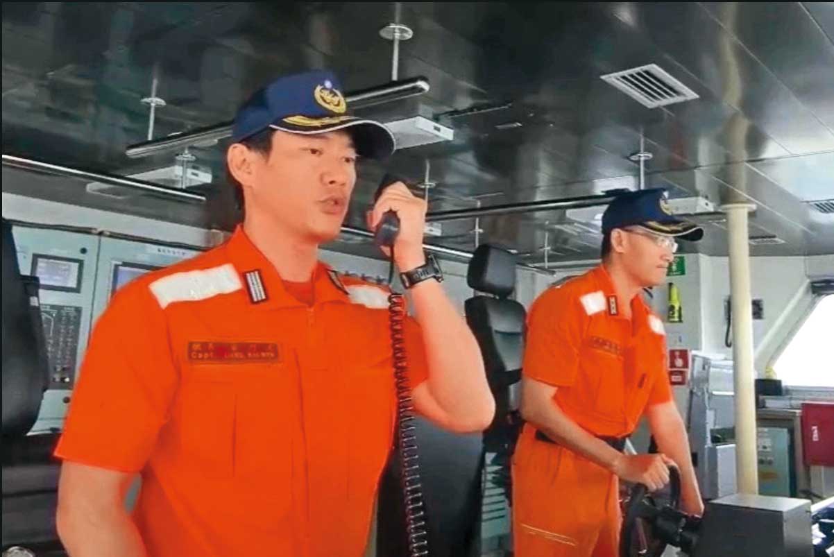 對中共擠壓行動,政府每次反應都一樣,始終拿不出像樣反擊行動,除了放嘴炮罵罵之外,啥都不能幹。(海巡署提供)
