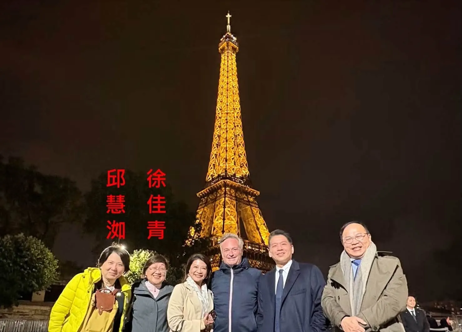 站徐佳青身旁合照被挖出　邱慧洳反擊：硬要操作成「蹭」