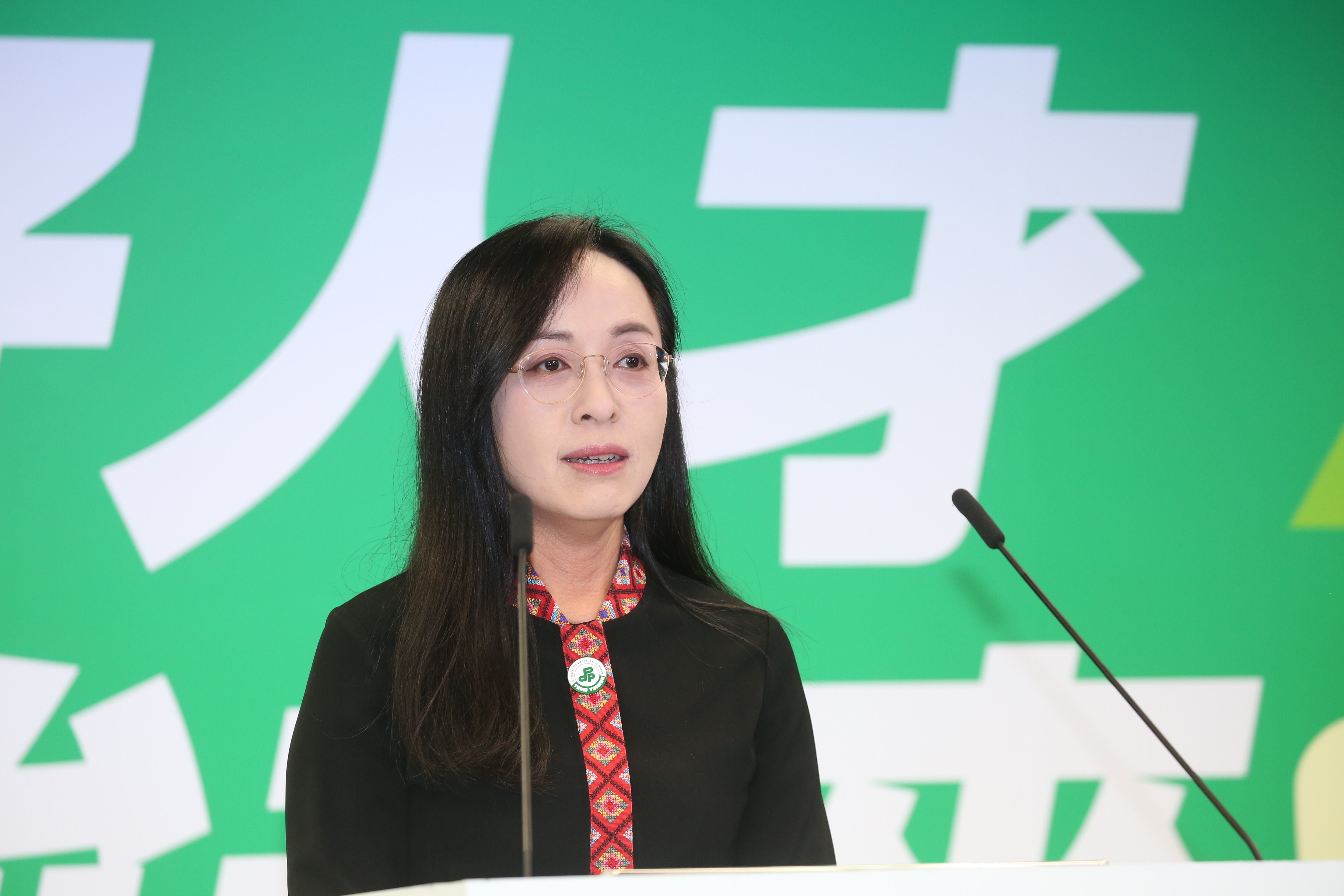 陳瑩邀請蔣萬安就松機遷移相關議題及政策,當面公開討論或辯論,盼利弊得失能越辯越明。(鏡報董孟航)
