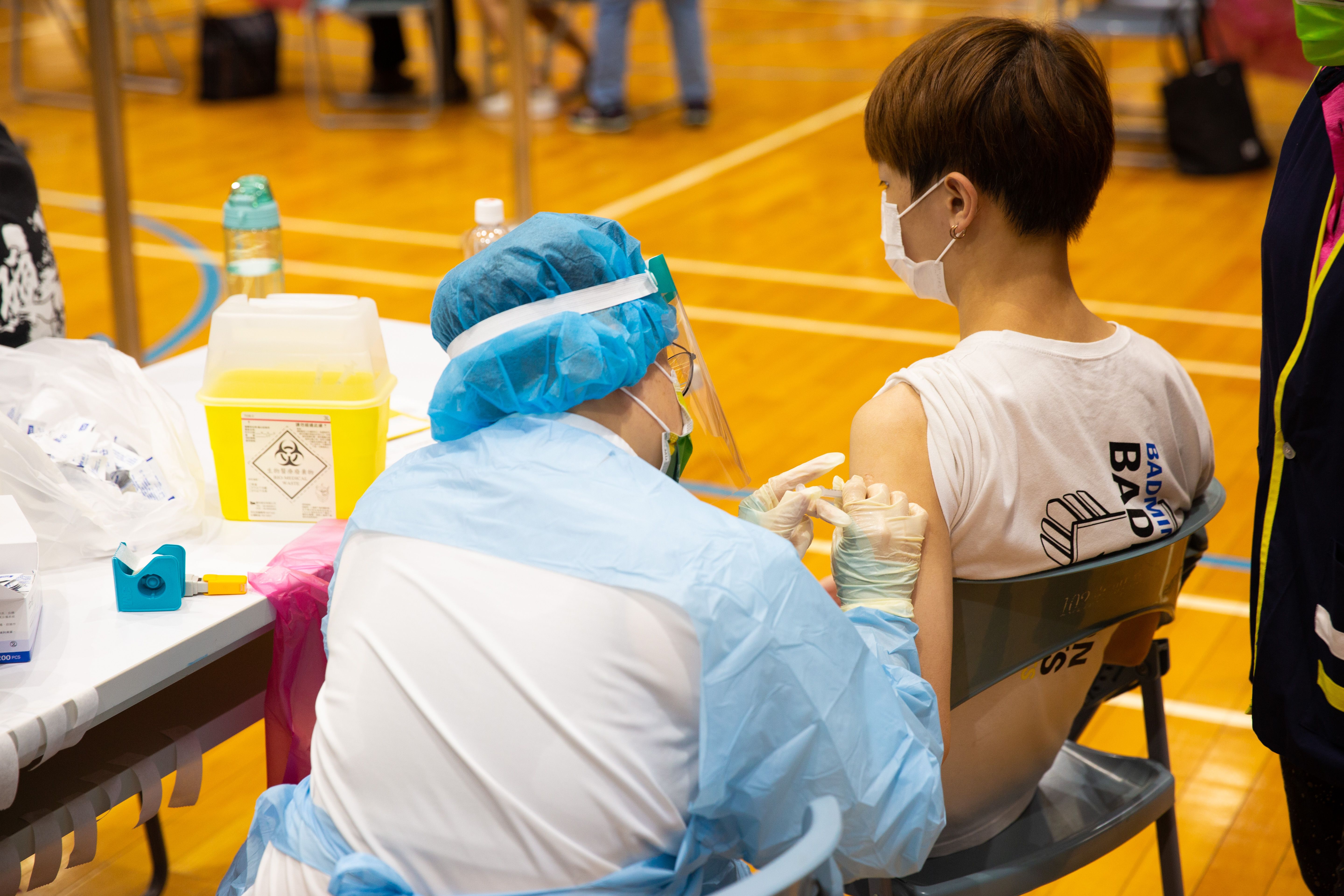 第12期疫苗提供BNT第一劑,以及莫德納、AZ第二劑。