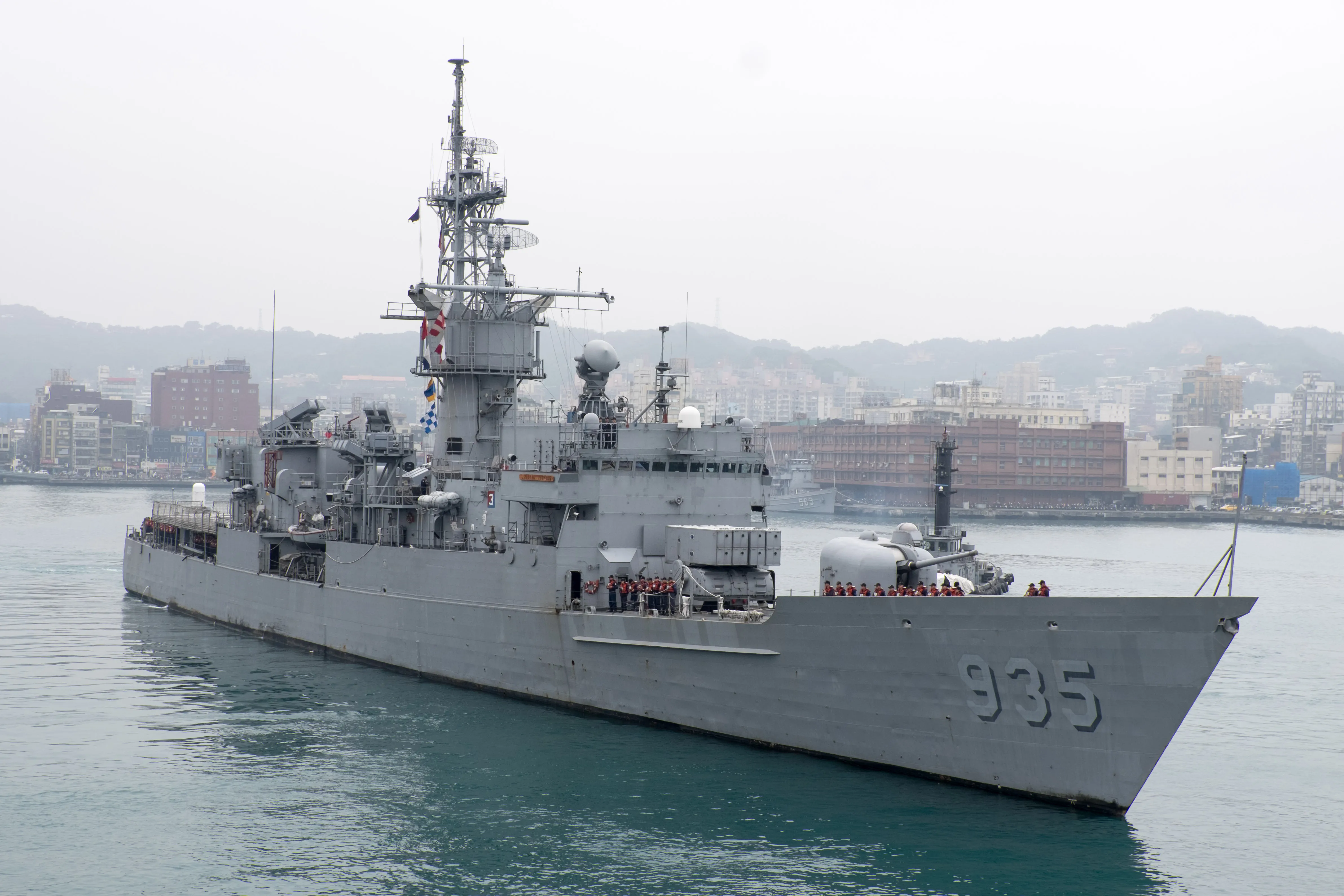 曾毫不畏懼對峙中共軍艦　935蘭陽艦火光煙塵中長眠