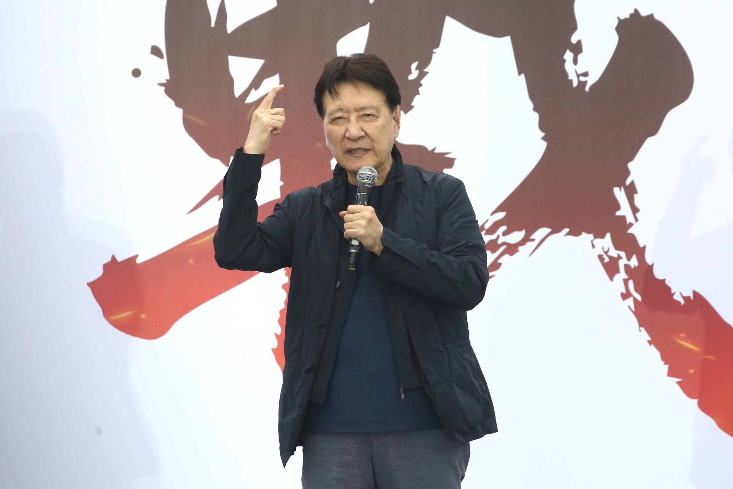 趙少康今在臉書發文反擊鄭麗文,狠譏國民黨靠她就可以搞定中國、美國,還可以拿下諾貝爾和平獎,重返執政。(鏡報董孟航)