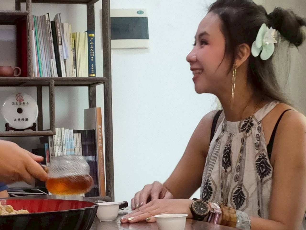 忘年戀不尋常／姜厚任女友「超狂學歷」消失了　蕭彤雯友人證實她是台大畢業