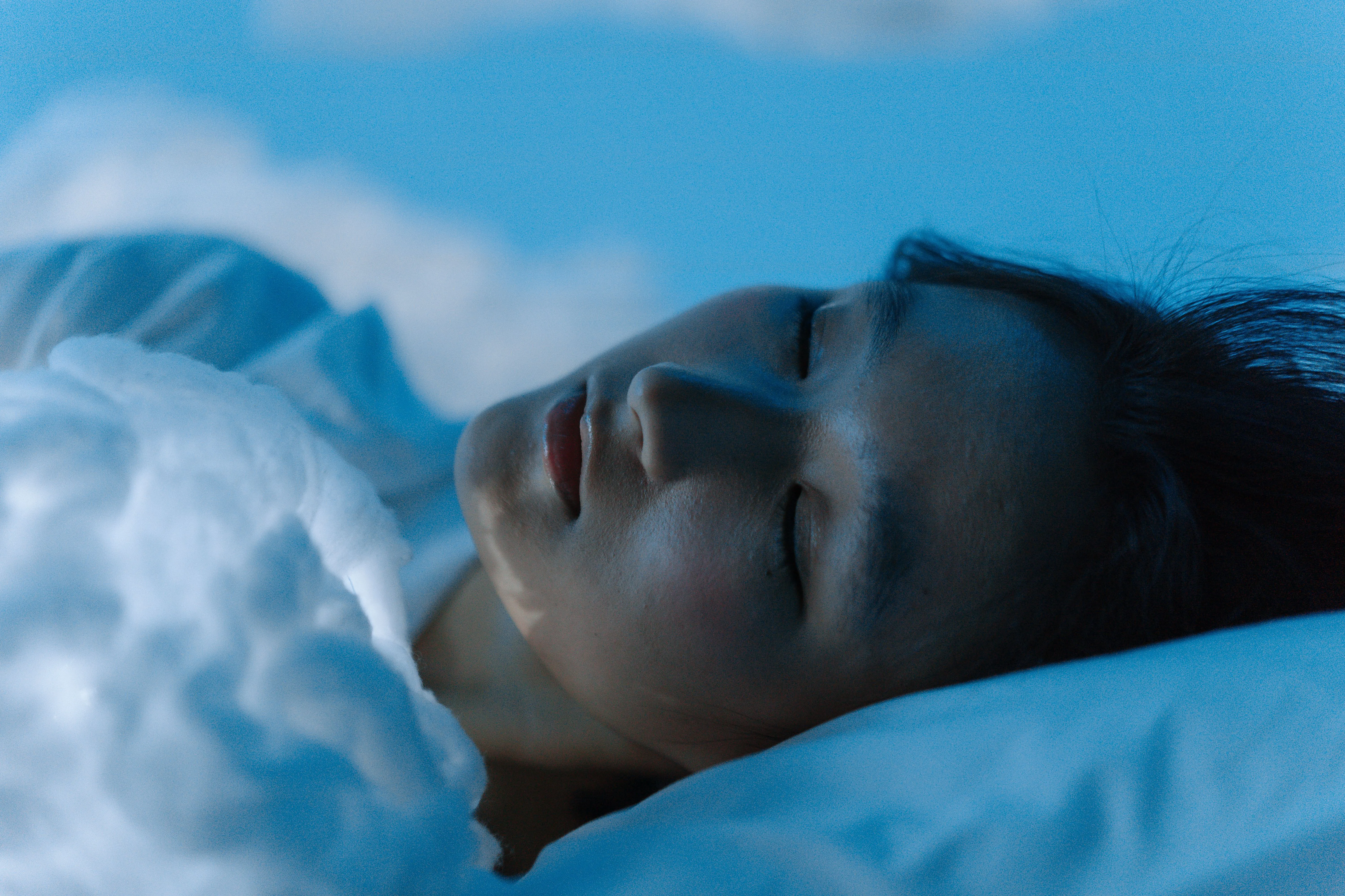 女鬼索命是大吉！命理師曝農曆七月「10大發財夢境」　被鬼追、見棺材都別怕