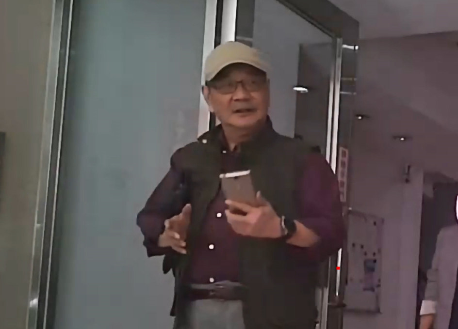 前台糖董事長吳乃仁(圖)日前拘提未果,昨他自行到法院報到。(本刊資料照)
