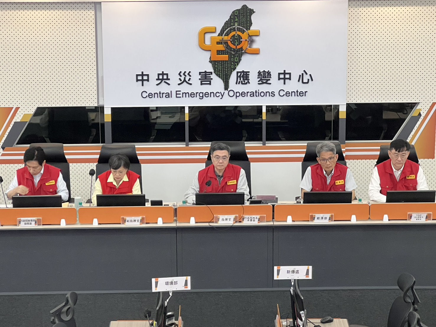 因應巴威颱風襲台,中央災害應變中心已完成開設。中央災害應變中心提供