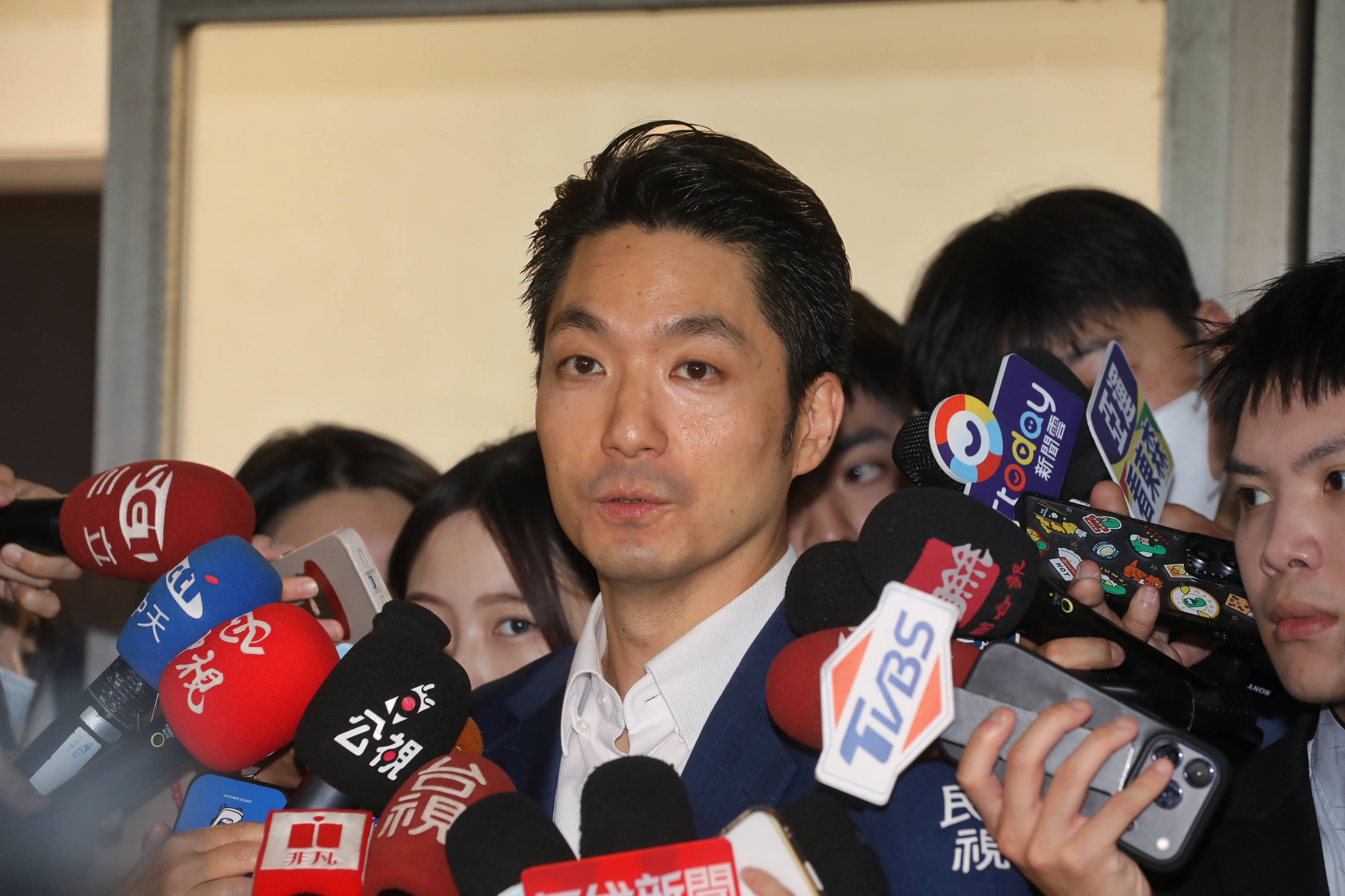 針對大地處臉書粉專狂發中國AI短劇一事,蔣萬安表示已要求大地處趕快處理。(鏡報林煒凱)