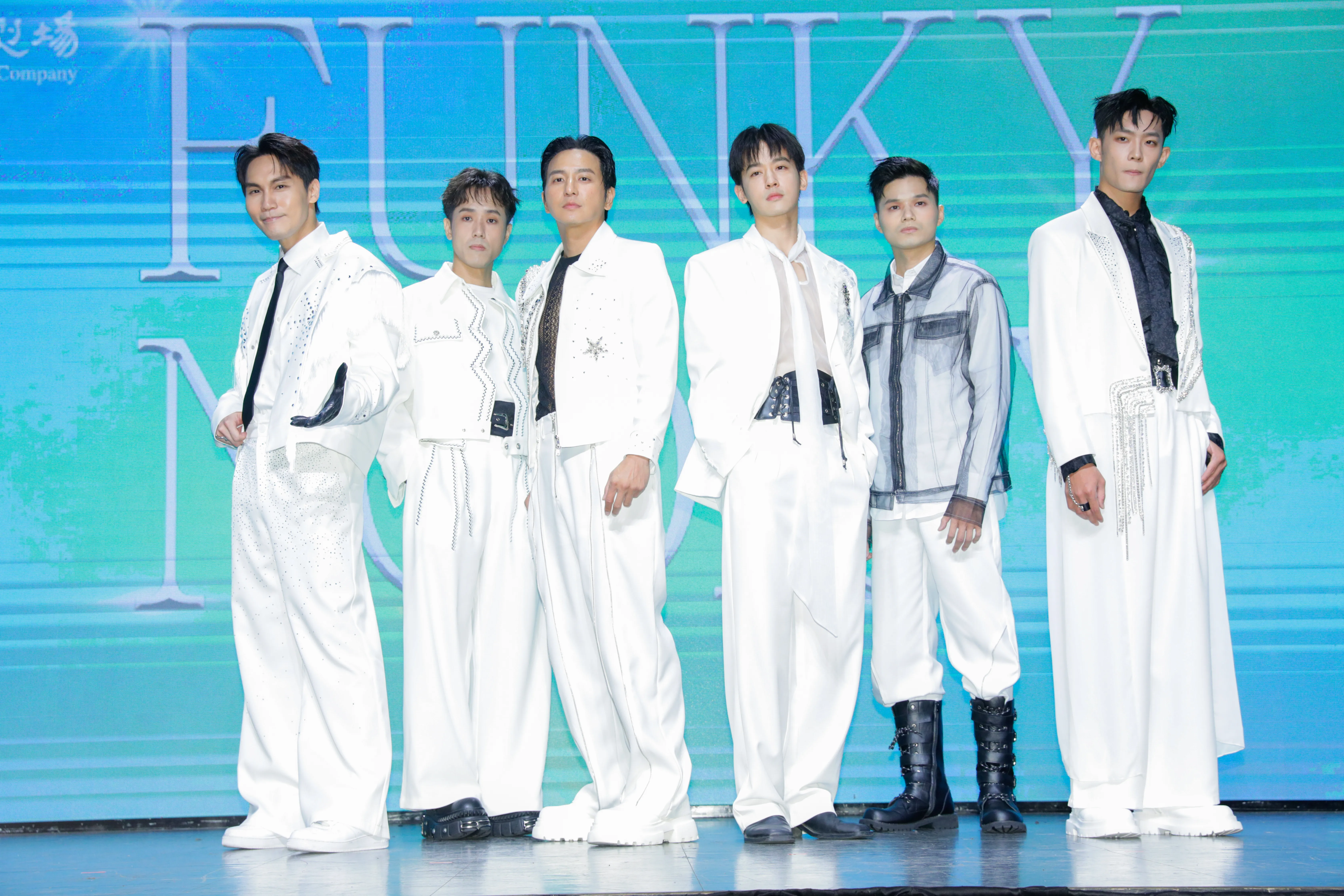 獨家》距首演剩1個月換角 小樂吳思賢退出音樂劇《Crash, Boom Boom Love!》　

