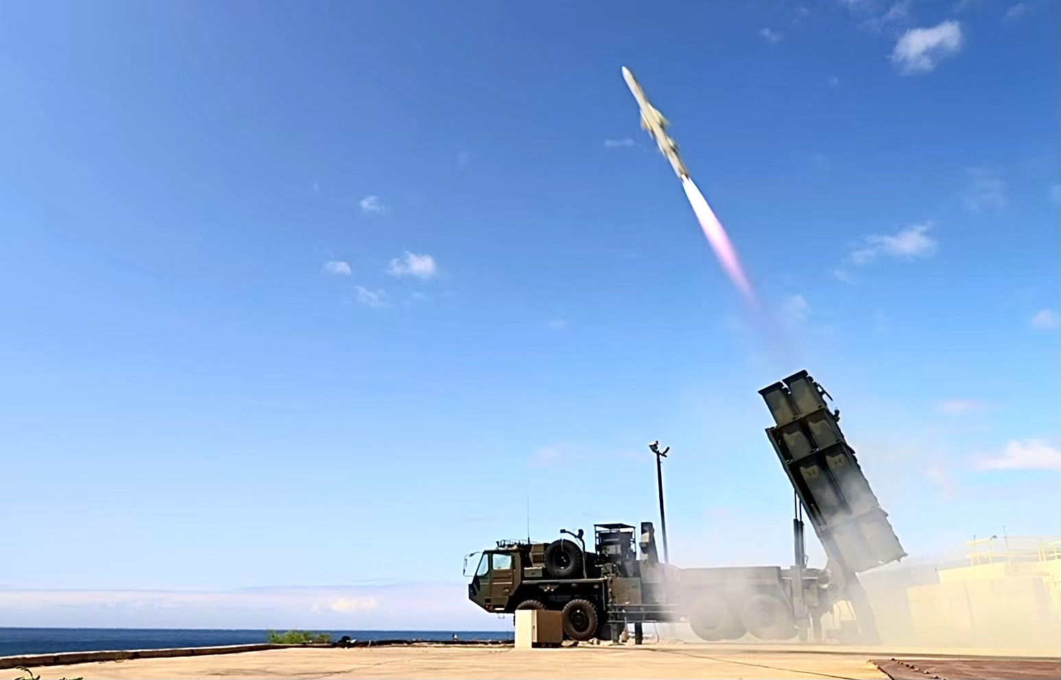 「軍傳媒」從陸地擊沉登陸船團：RIMPAC 2026 SINKEX與台灣不對稱防衛的同一套邏輯
