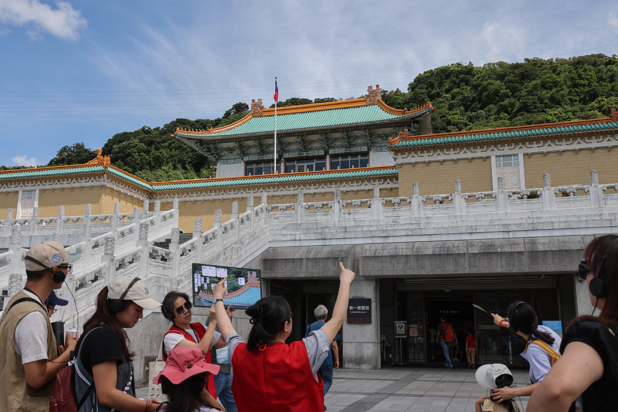 有民眾指出,故宮展櫃有螞蟻爬行。(示意圖,取自國立故宮博物院 National Palace Museum 臉書)