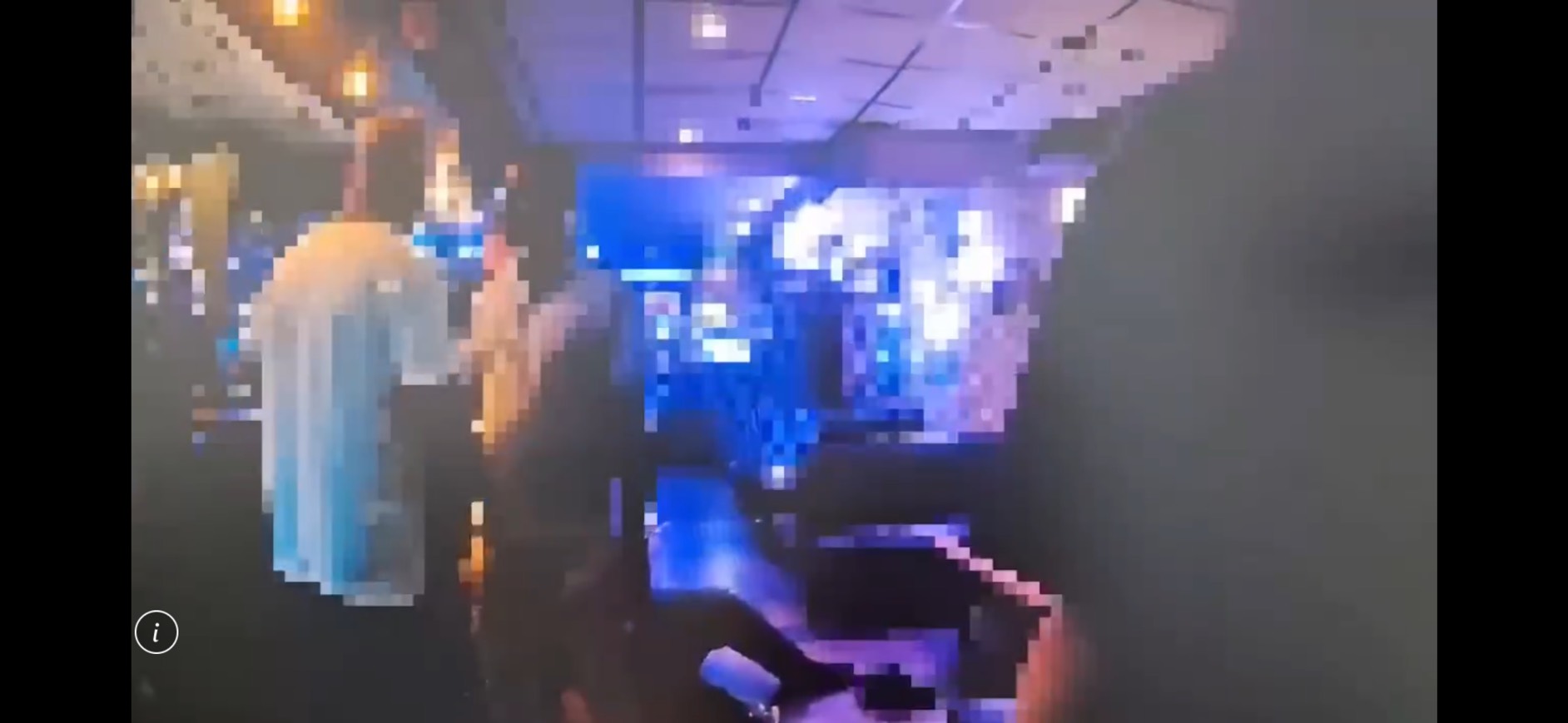 2名英國籍工程師酒後為了帳單起衝突,G男(白衣者)竟出拳毆打同事惹議。翻攝畫面