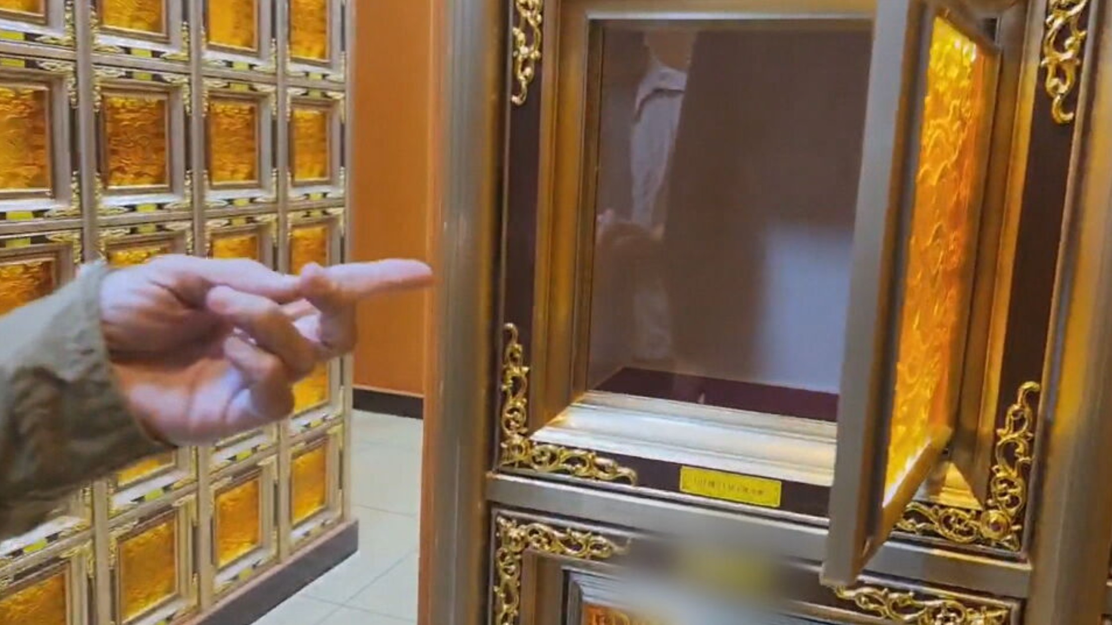 家屬清明節掃墓驚見骨灰罈憑空消失。(資料畫面)