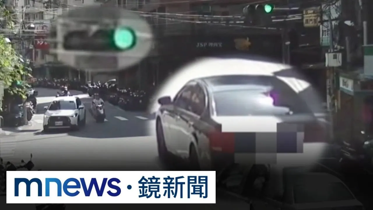 新北毒駕追逐片！　毒蟲躲警自撞電桿1／大白天警匪追逐！　新北毒駕男躲警追「自撞電桿」炸火球